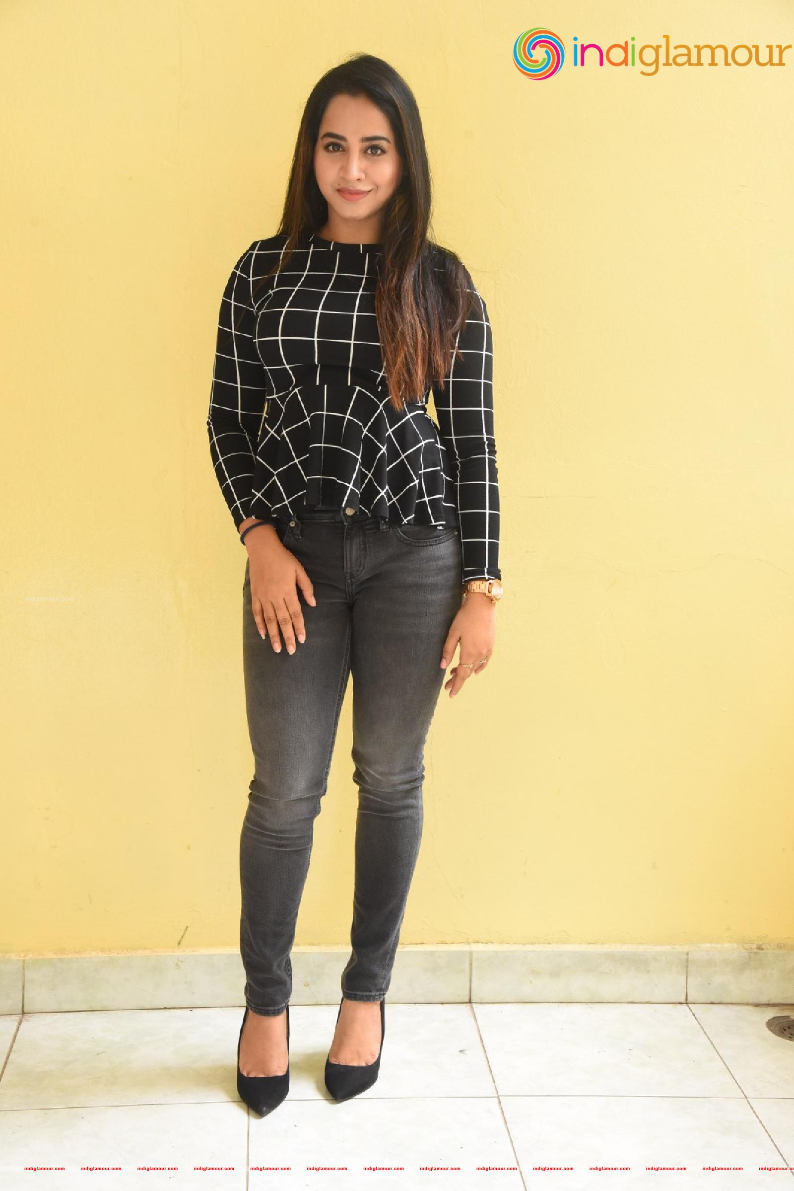 Swathi Deekshith Actress hd photo