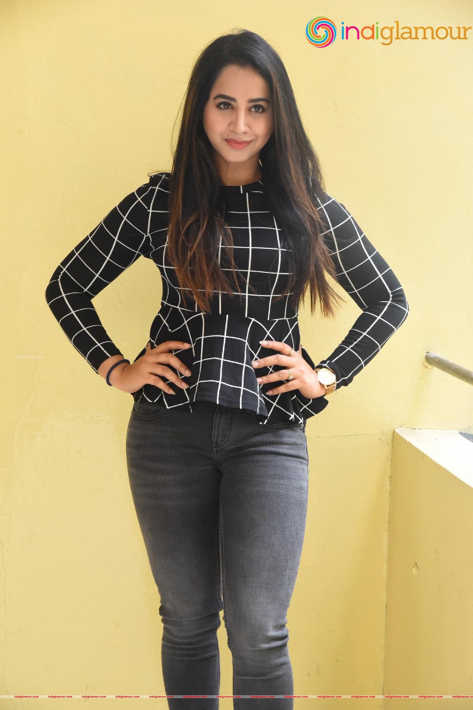 Swathi Deekshith Actress hd photo