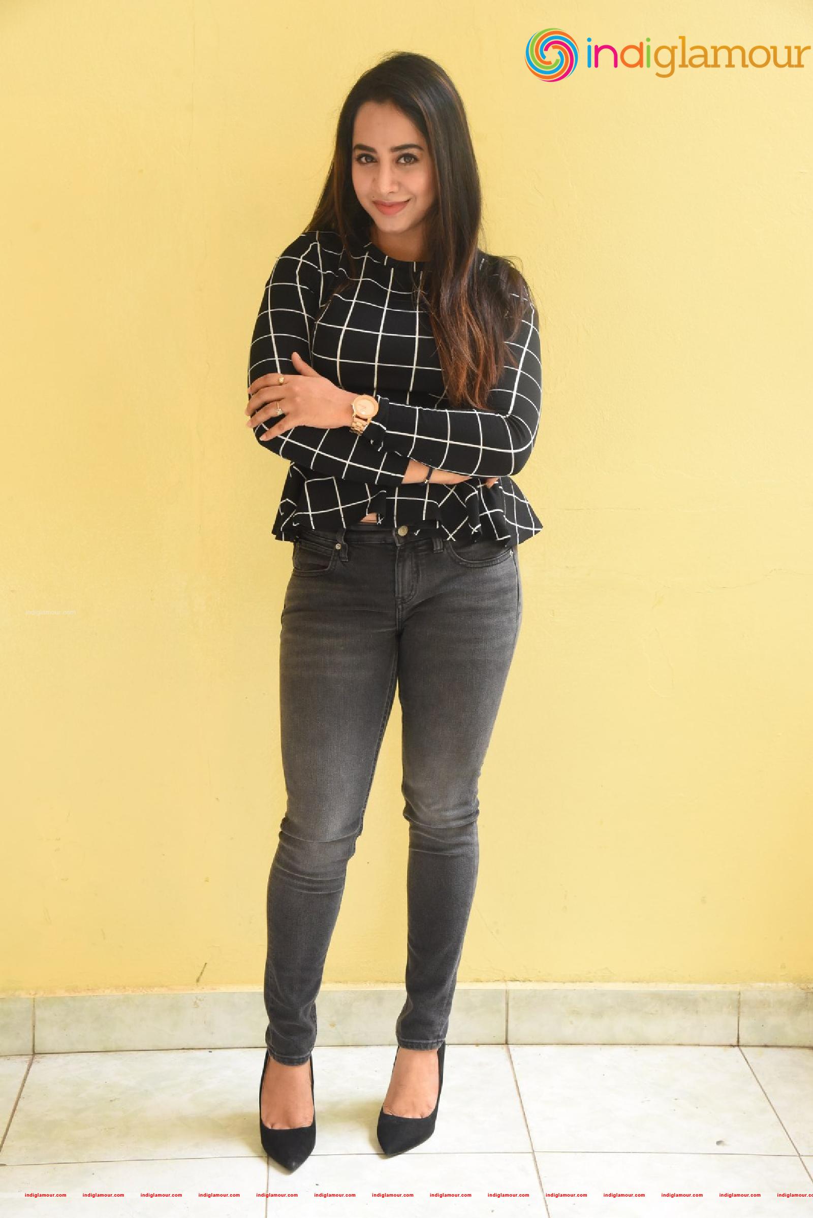 Swathi Deekshith Actress hd photo
