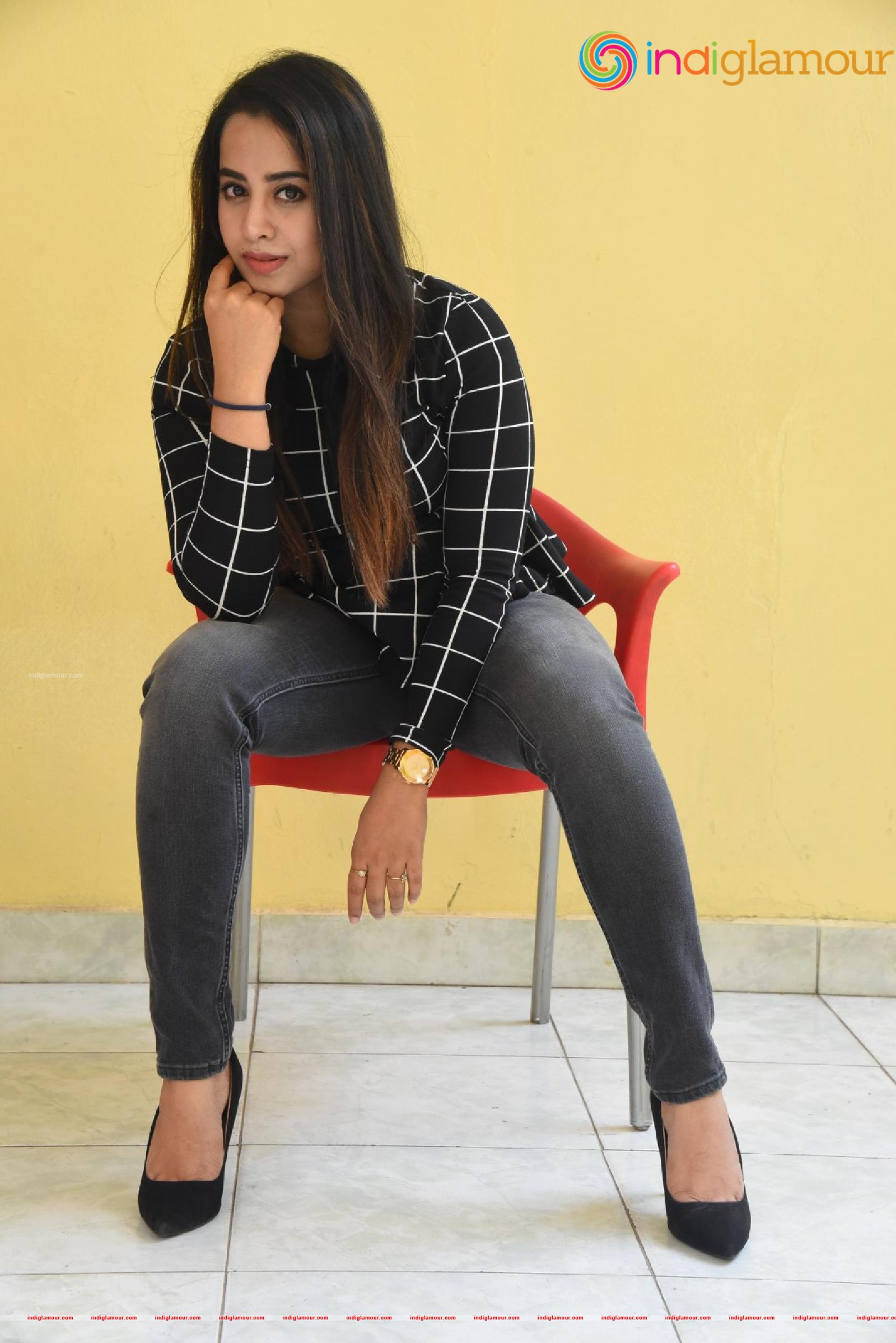 Swathi Deekshith Actress hd photo