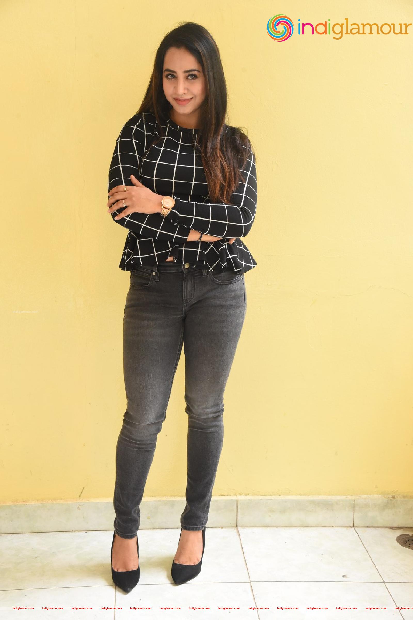 Swathi Deekshith Actress hd photo