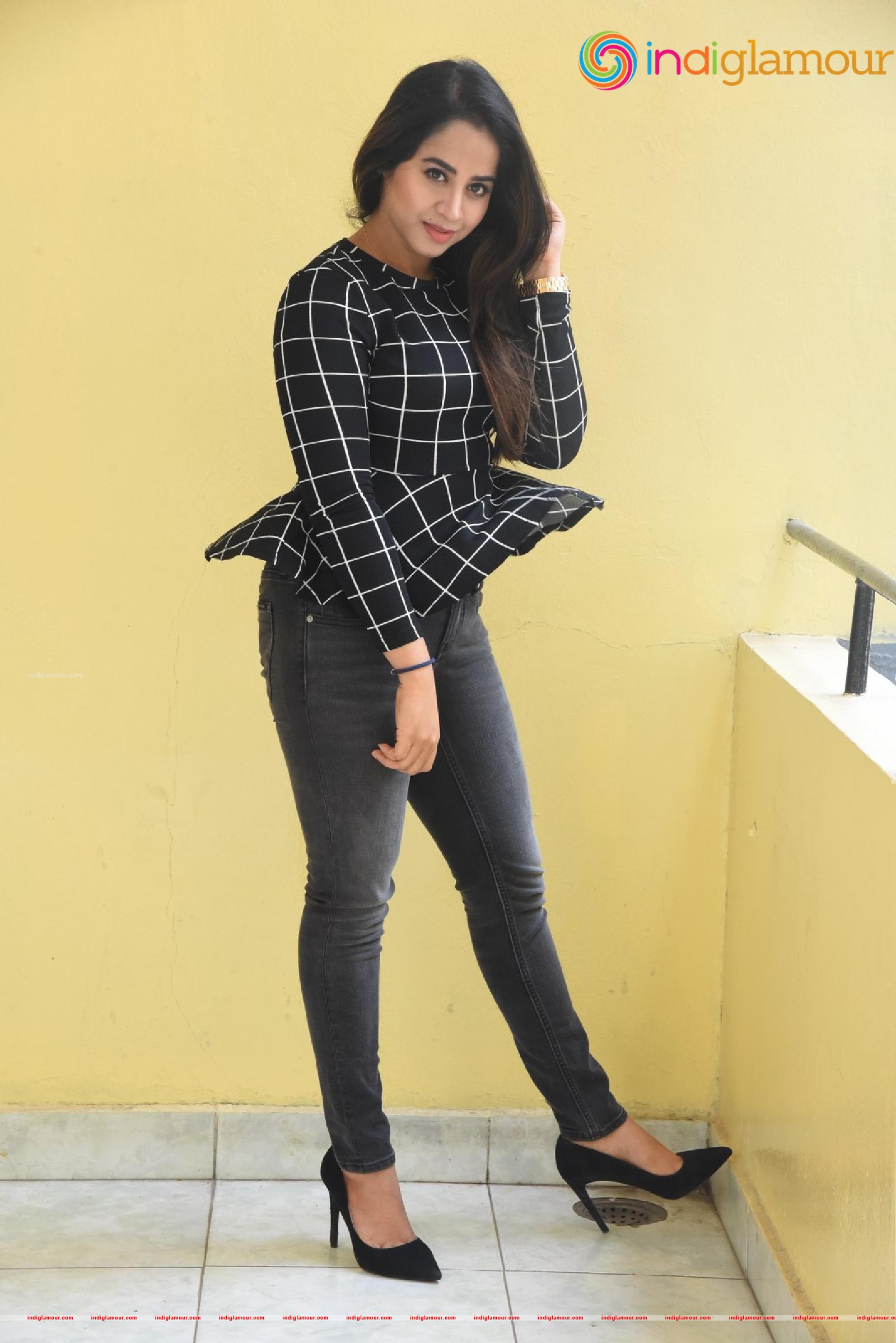 Swathi Deekshith Actress hd photo