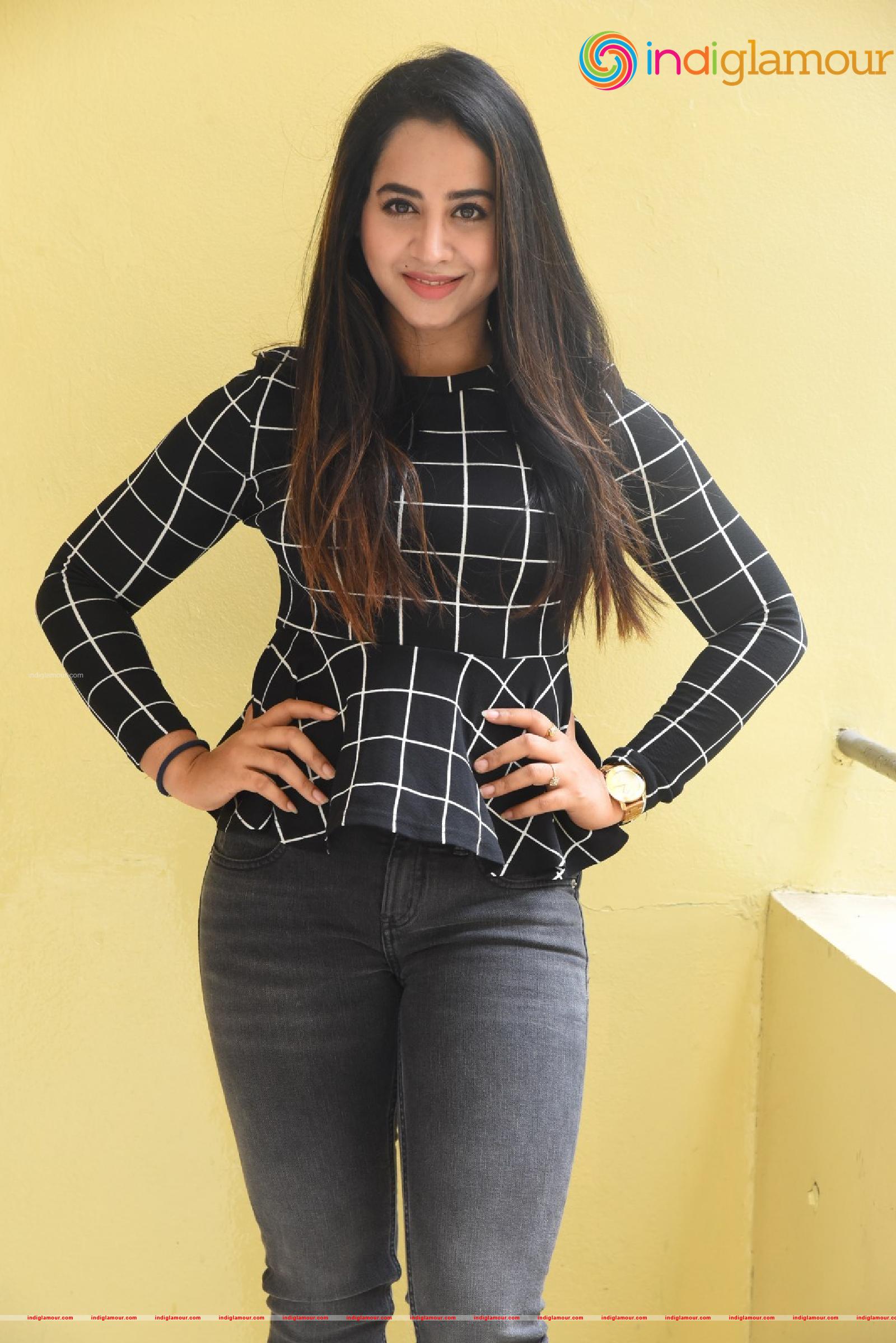 Swathi Deekshith Actress hd photo