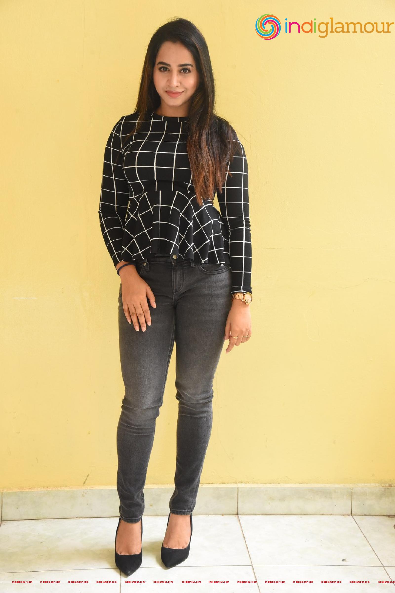Swathi Deekshith Actress hd photo