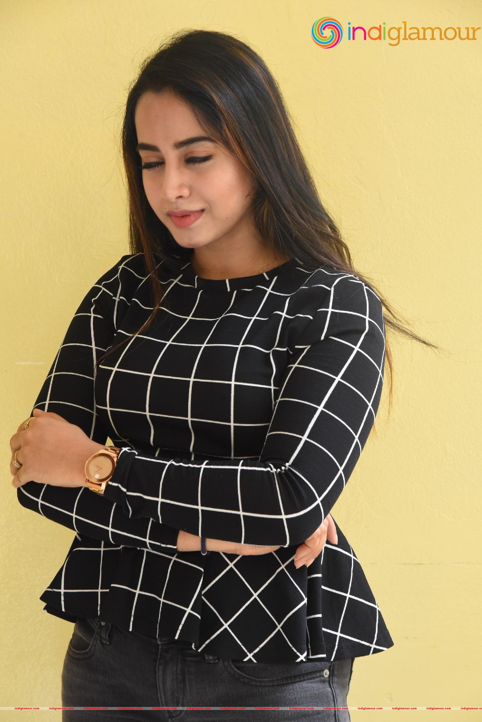 Swathi Deekshith Actress hd photo