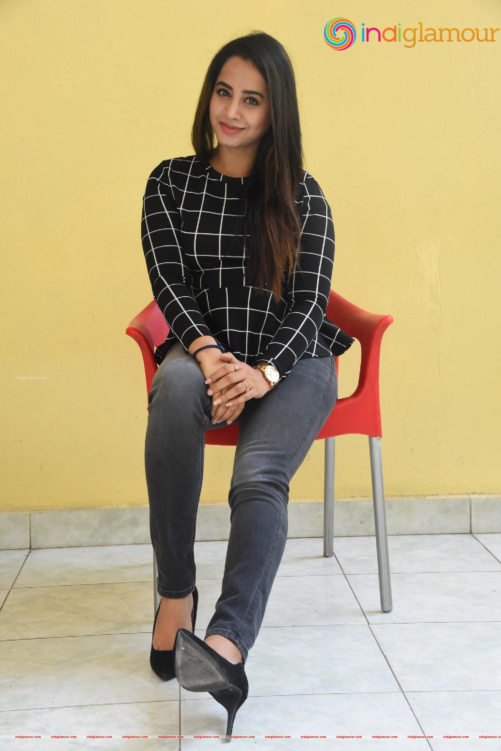 Swathi Deekshith Actress hd photo