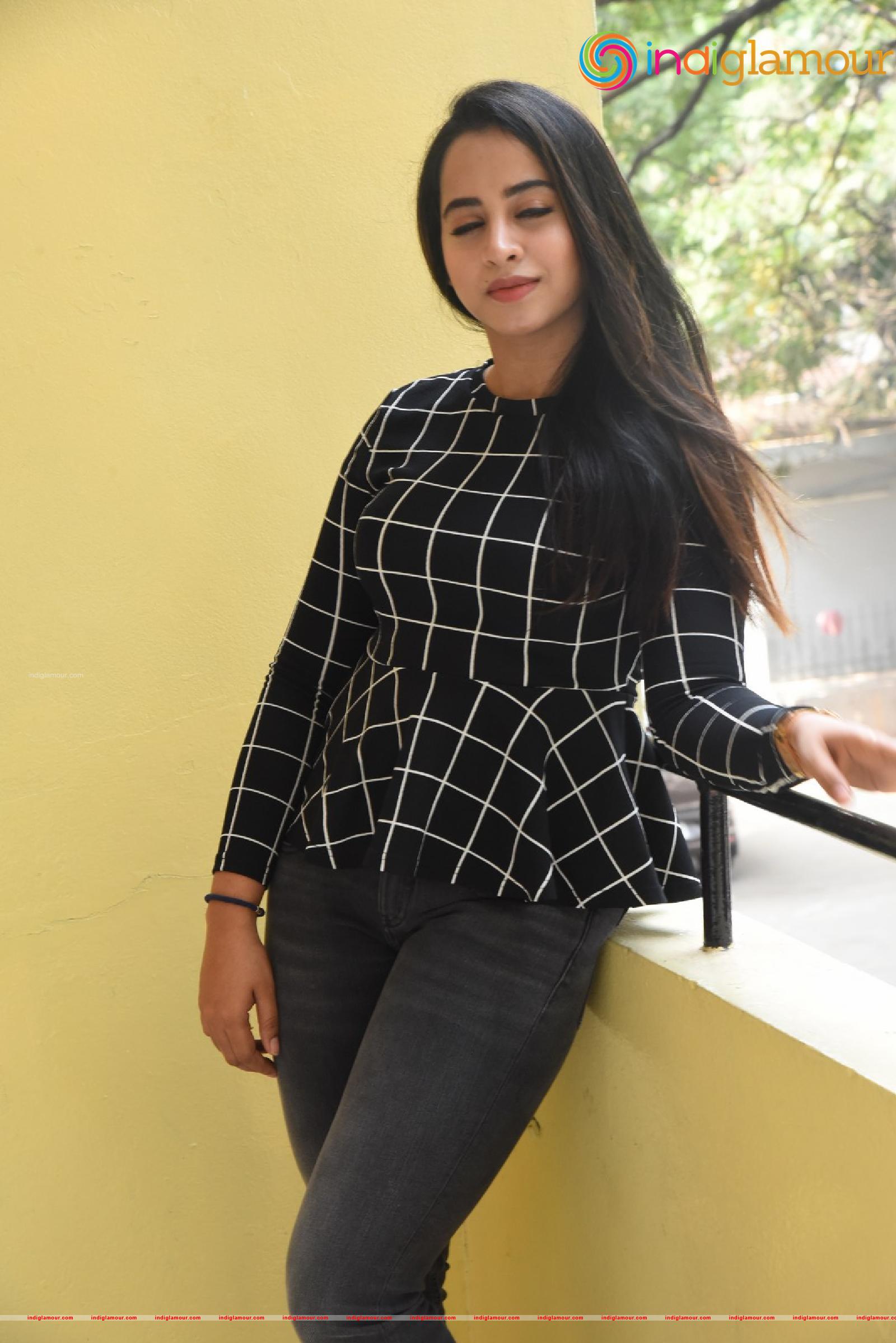 Swathi Deekshith Actress hd photo