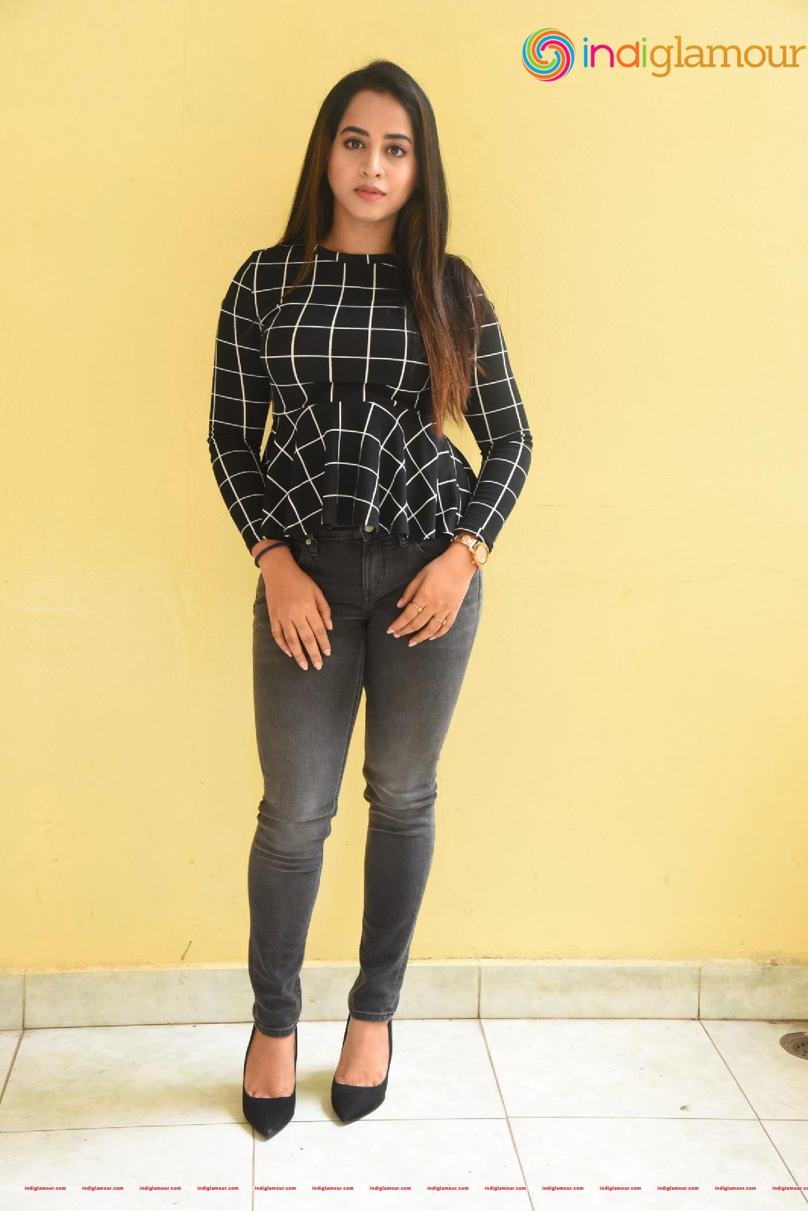 Swathi Deekshith Actress hd photo