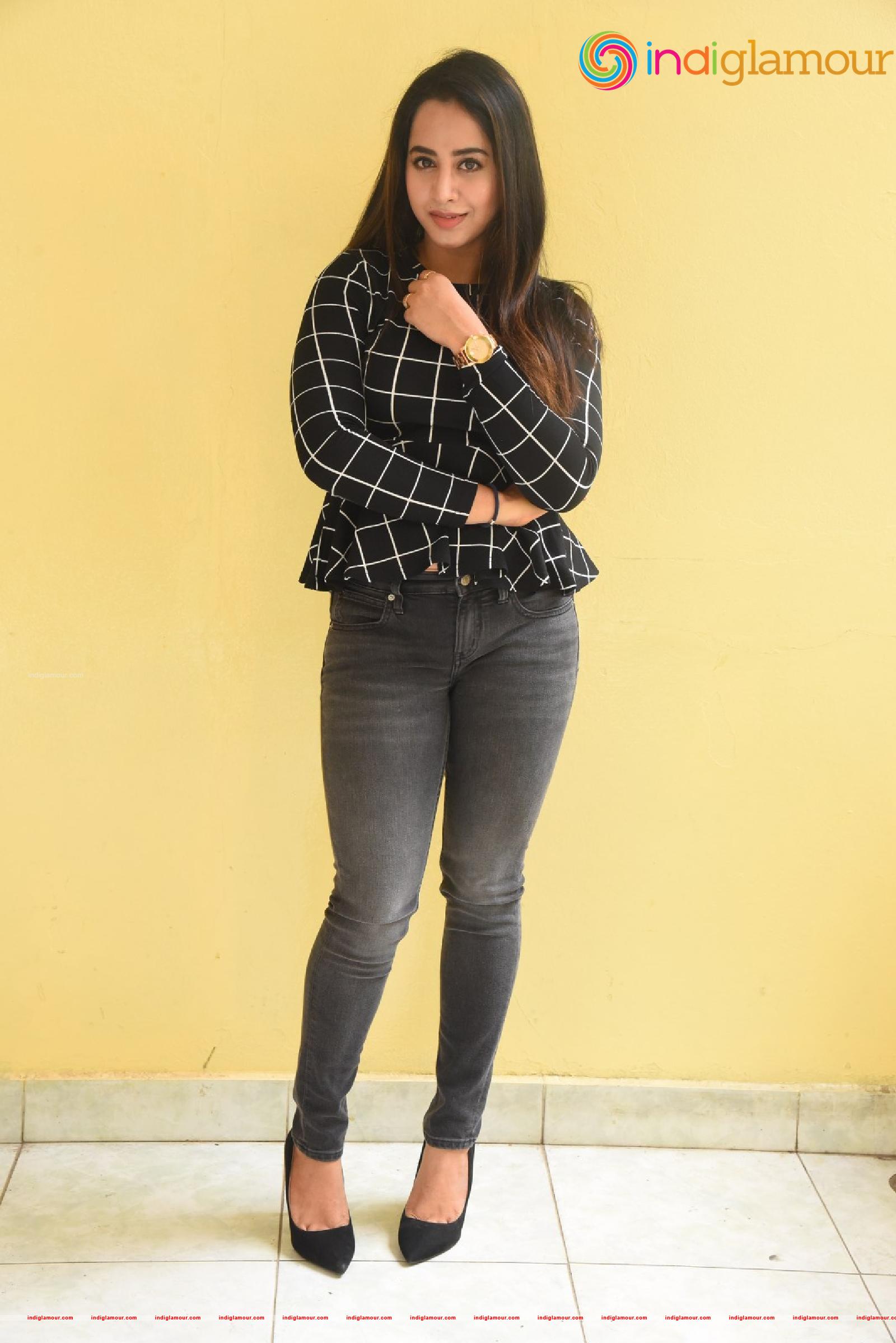 Swathi Deekshith Actress hd photo