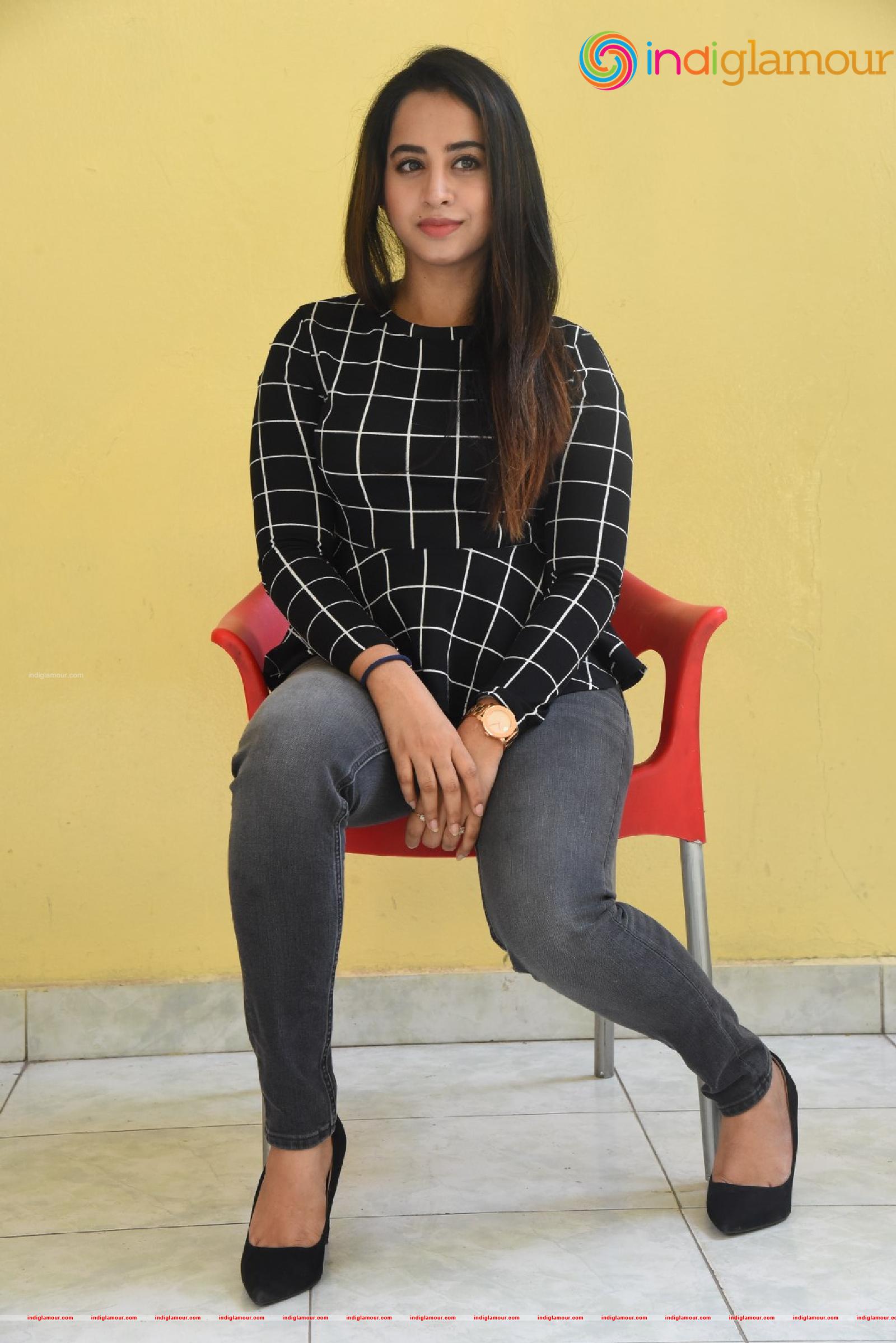 Swathi Deekshith Actress hd photo