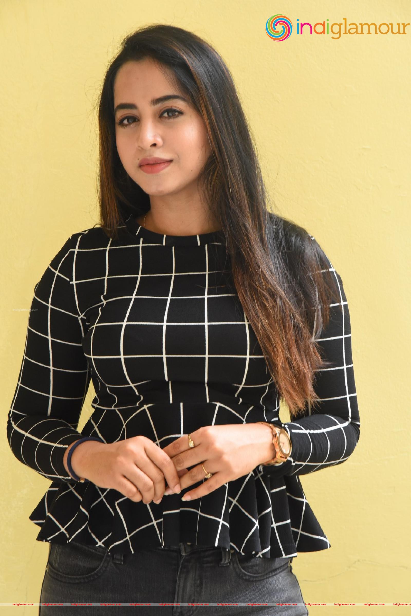 Swathi Deekshith Actress hd photo