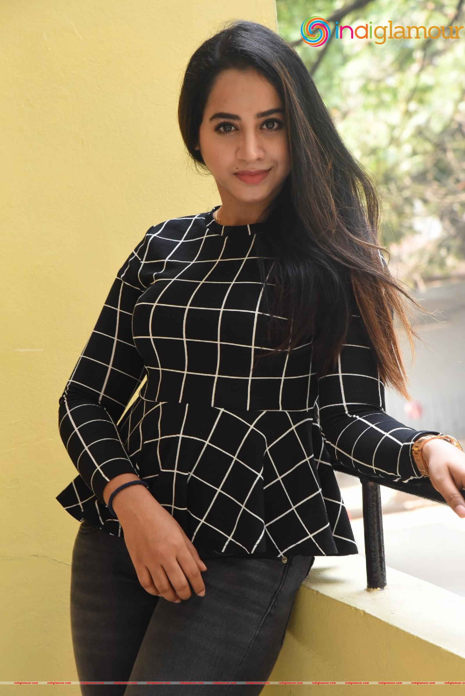 Swathi Deekshith Actress hd photo