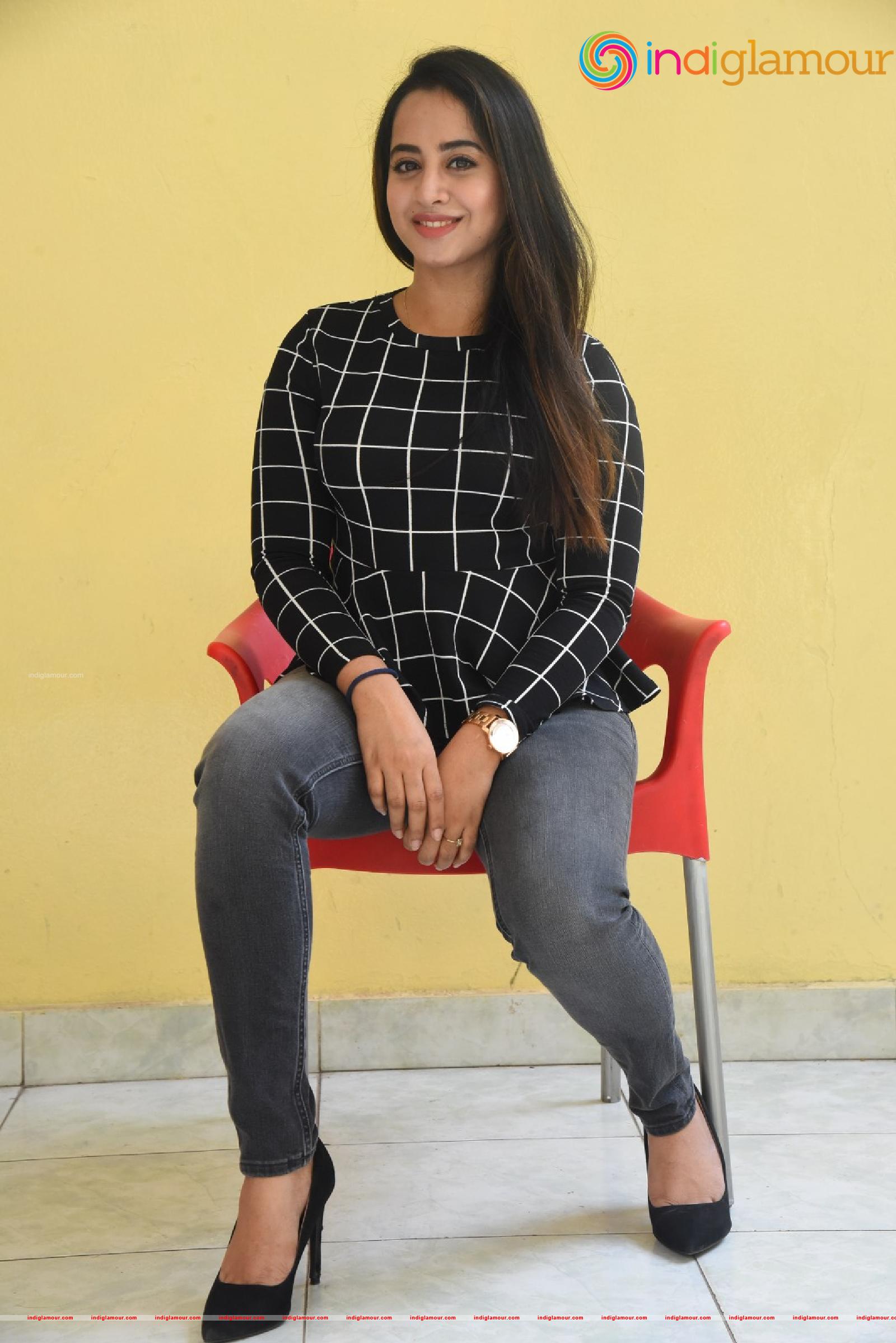 Swathi Deekshith Actress hd photo
