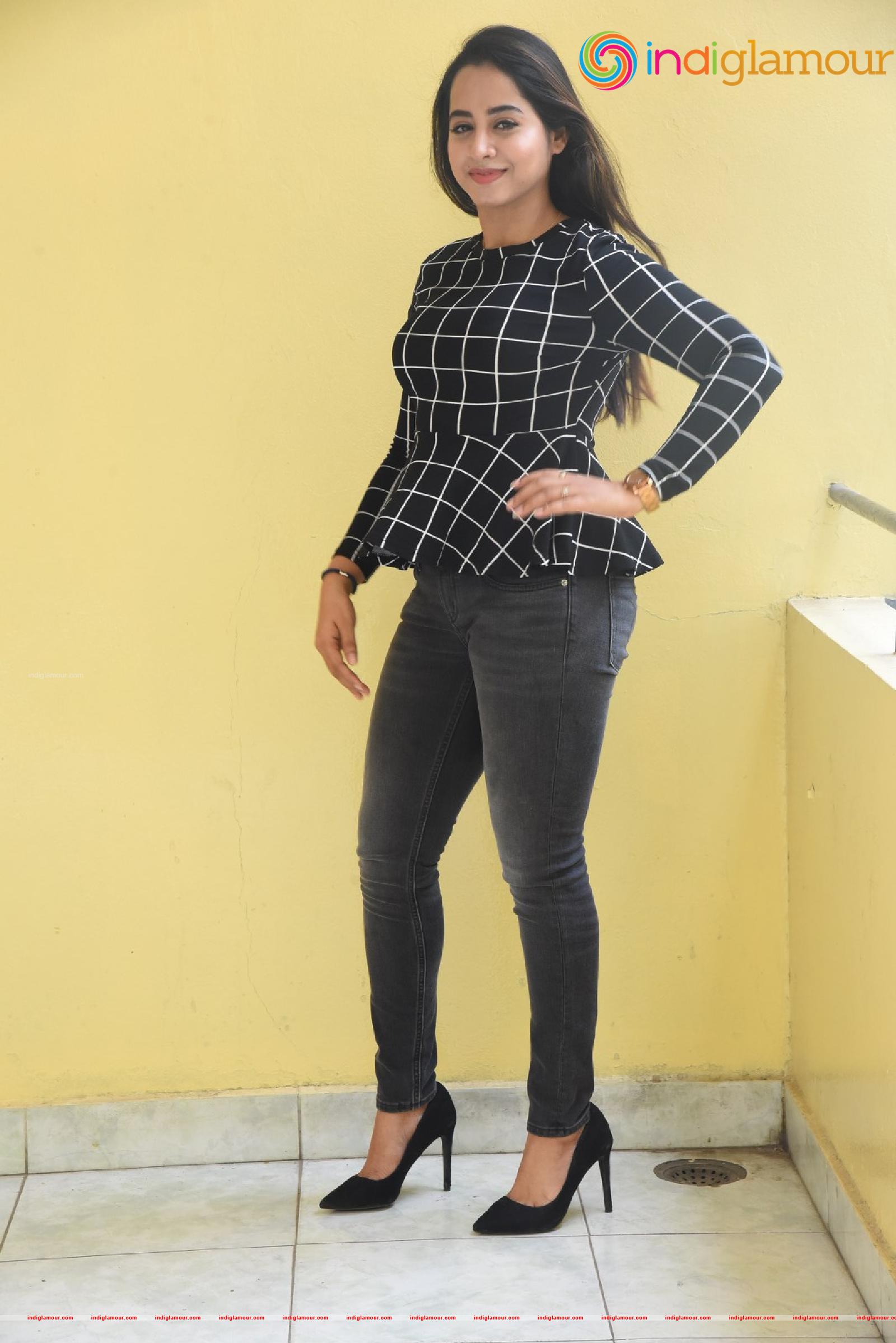 Swathi Deekshith Actress hd photo