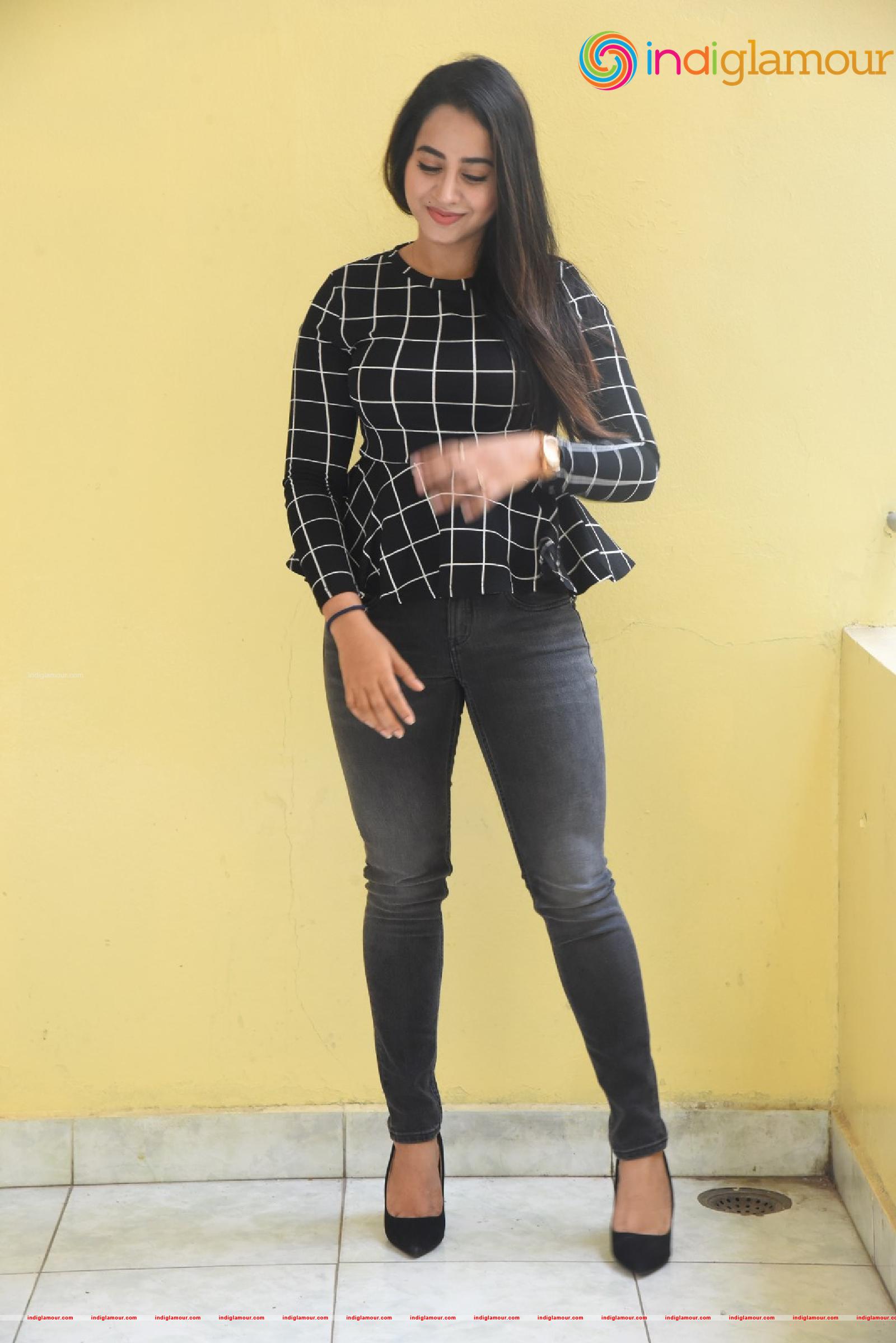 Swathi Deekshith Actress hd photo