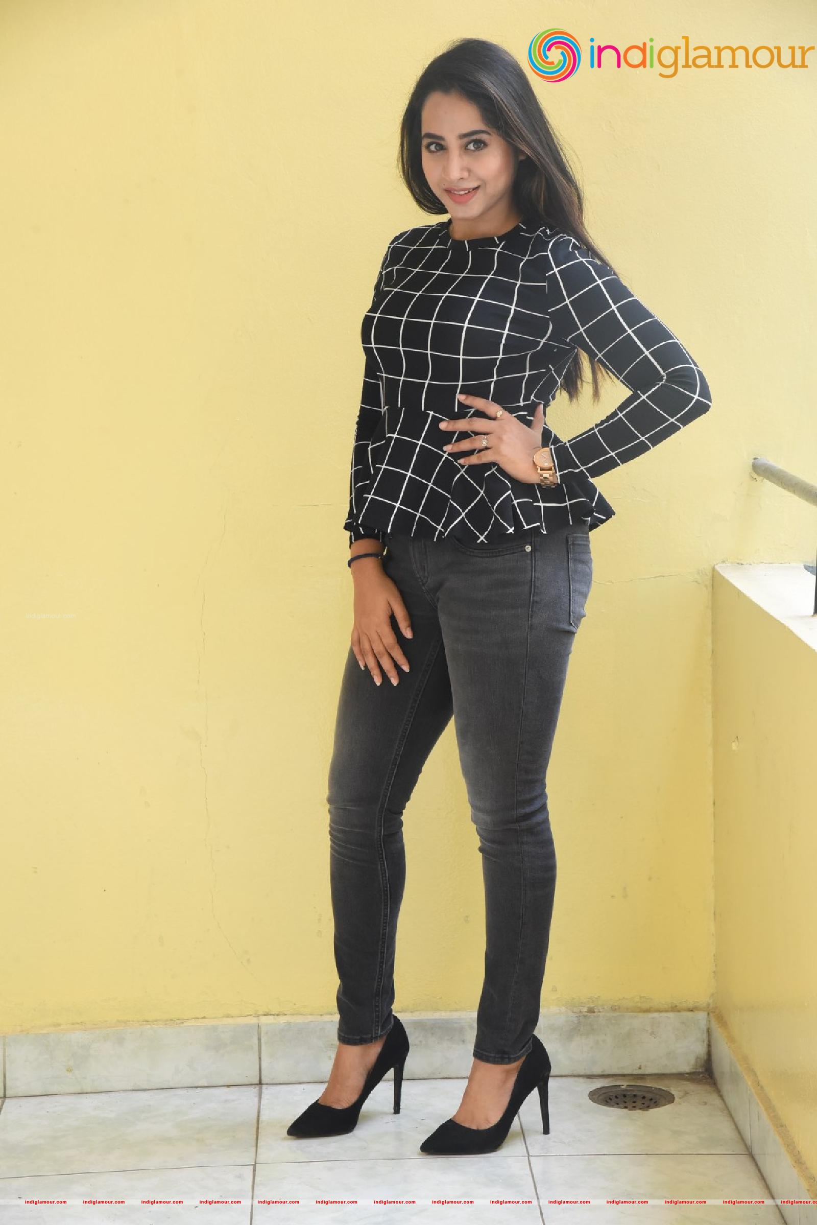 Swathi Deekshith Actress hd photo