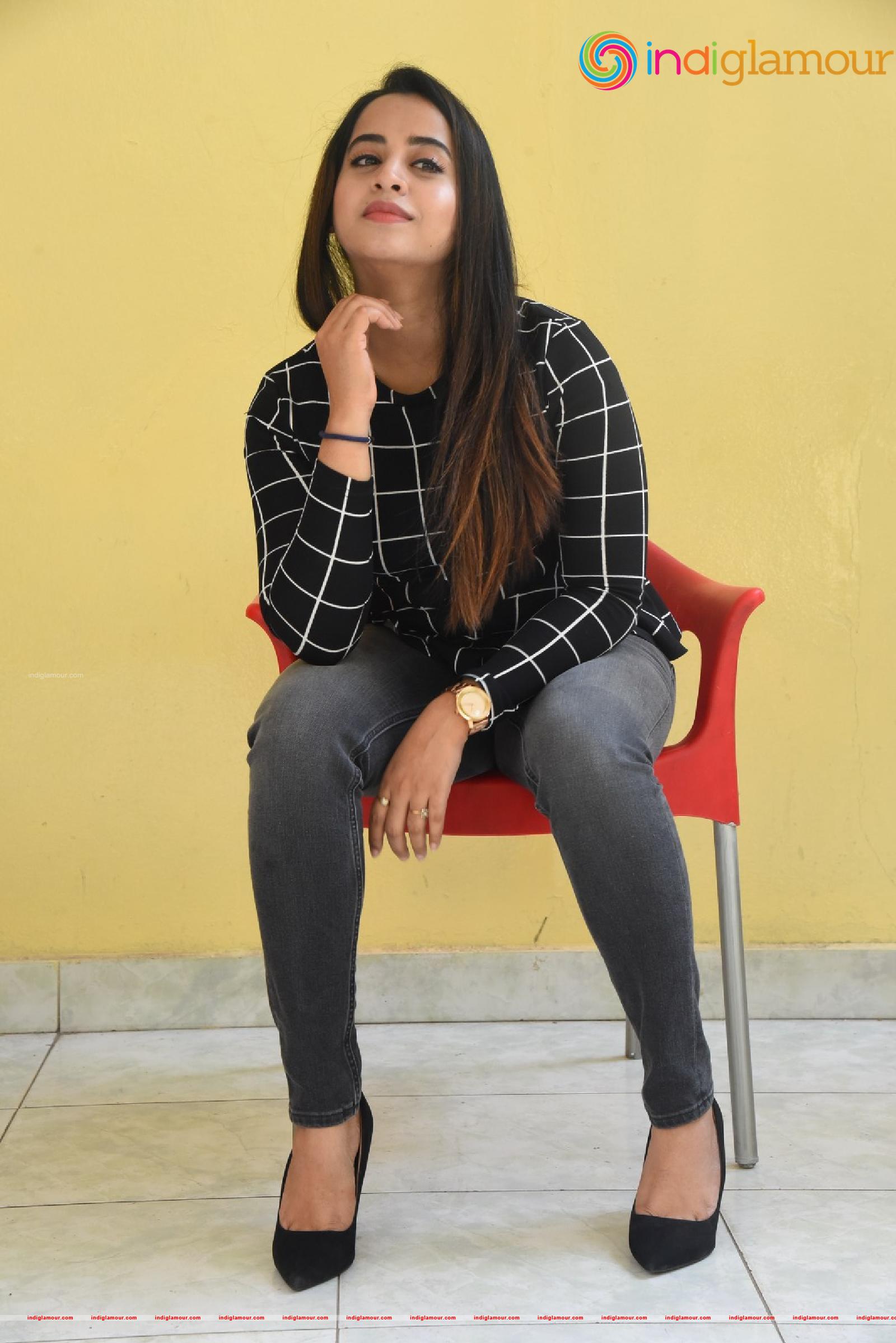 Swathi Deekshith Actress hd photo