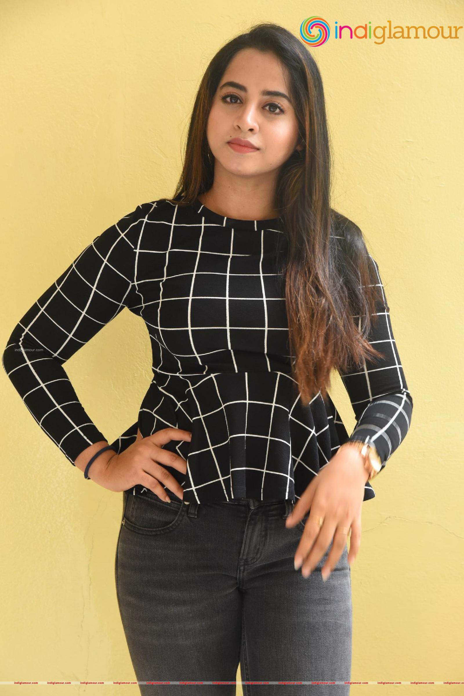 Swathi Deekshith Actress hd photo