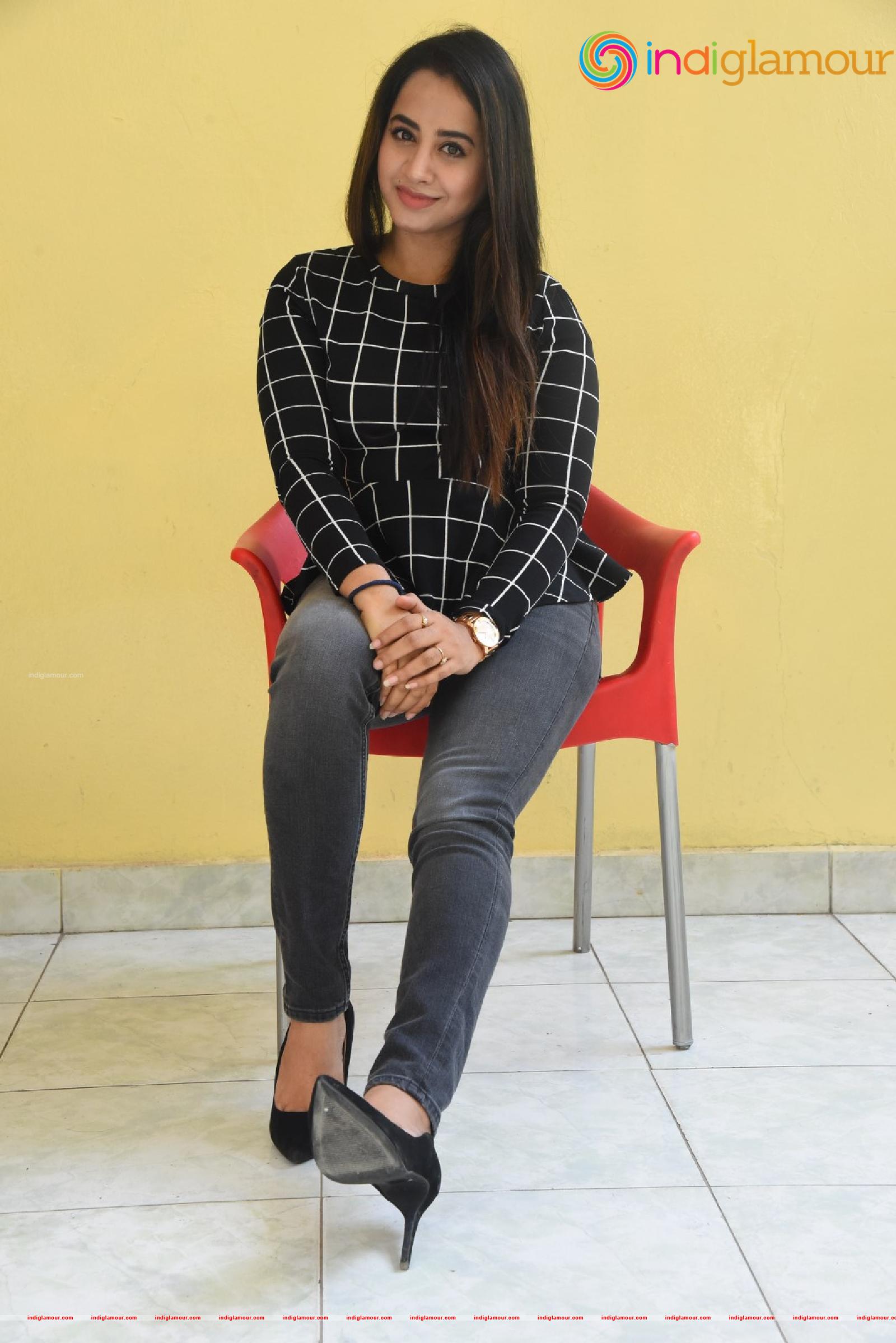 Swathi Deekshith Actress hd photo