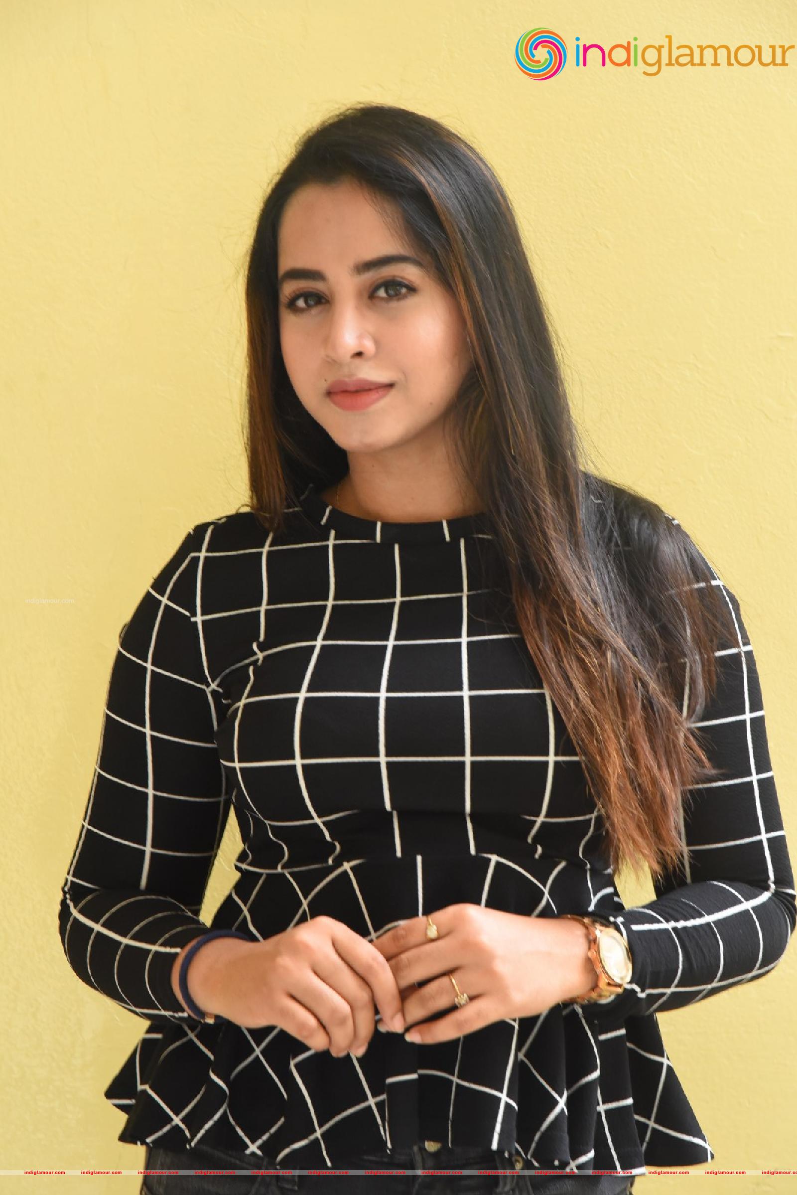 Swathi Deekshith Actress hd photo