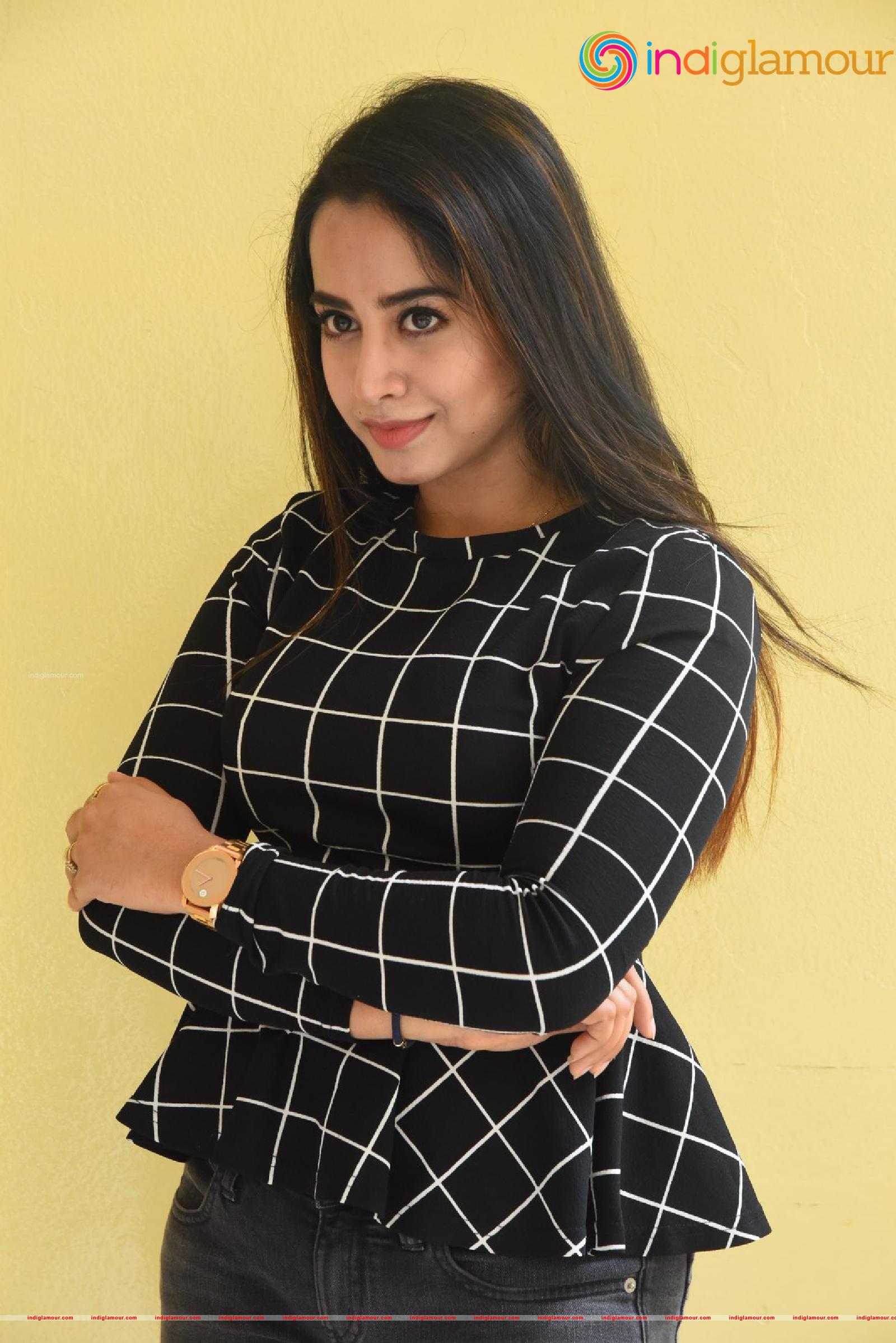 Swathi Deekshith Actress hd photo