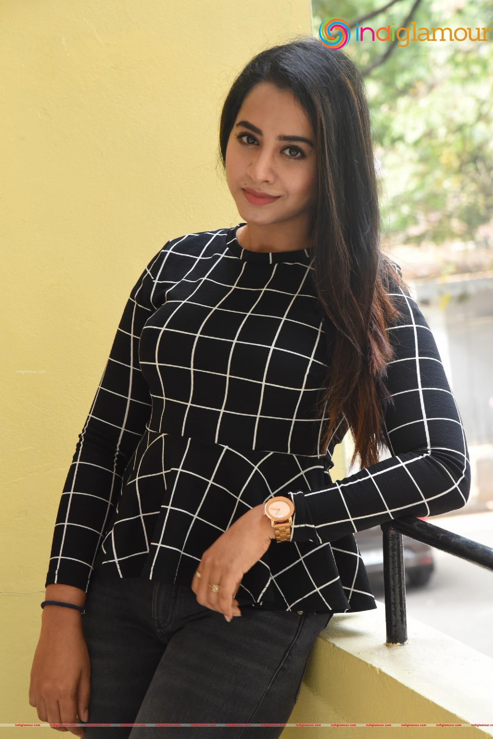 Swathi Deekshith Actress hd photo