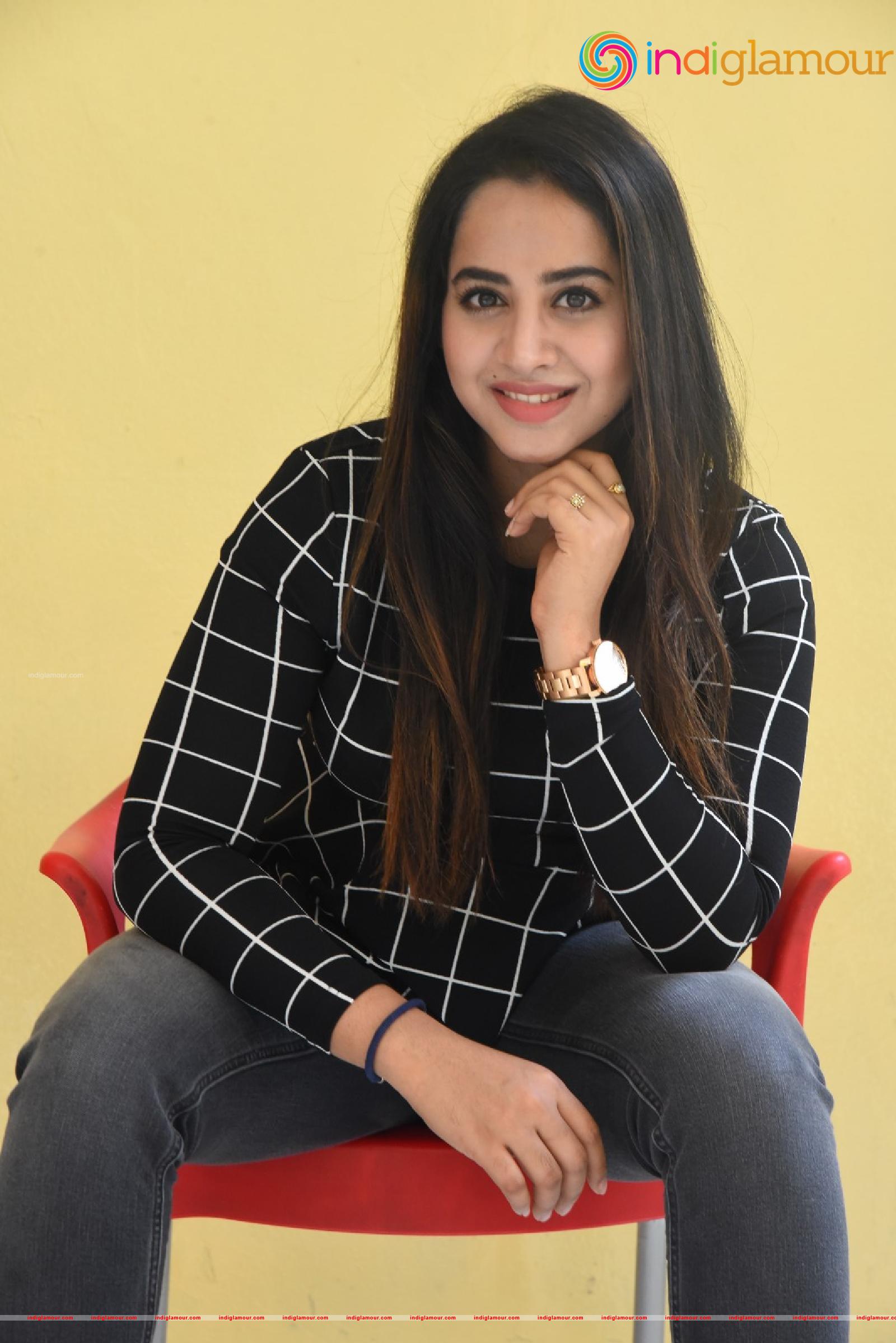 Swathi Deekshith Actress hd photo