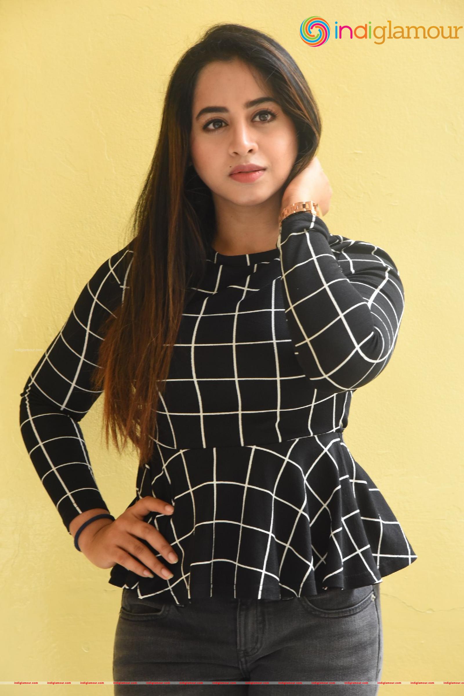 Swathi Deekshith Actress hd photo