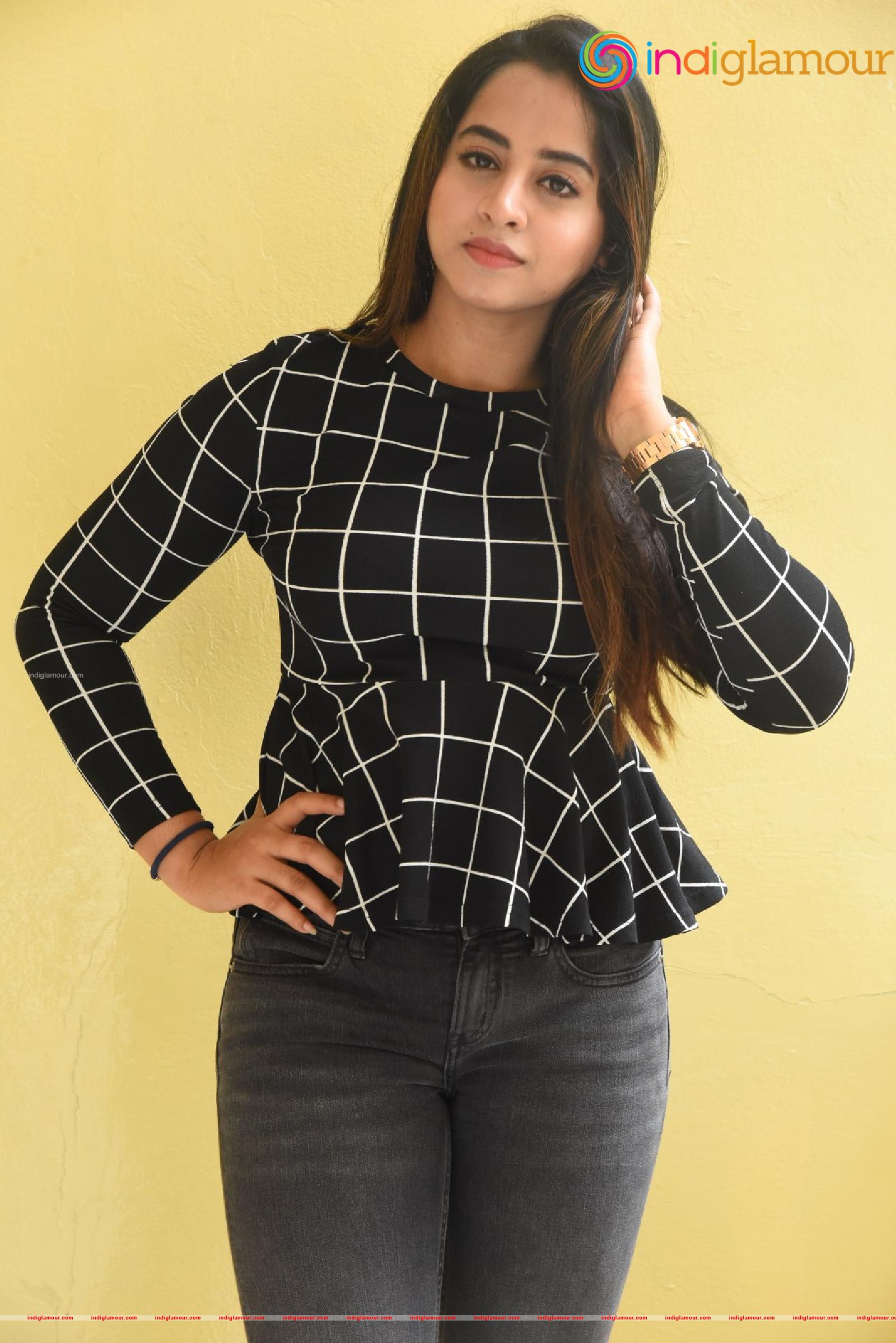Swathi Deekshith Actress hd photo