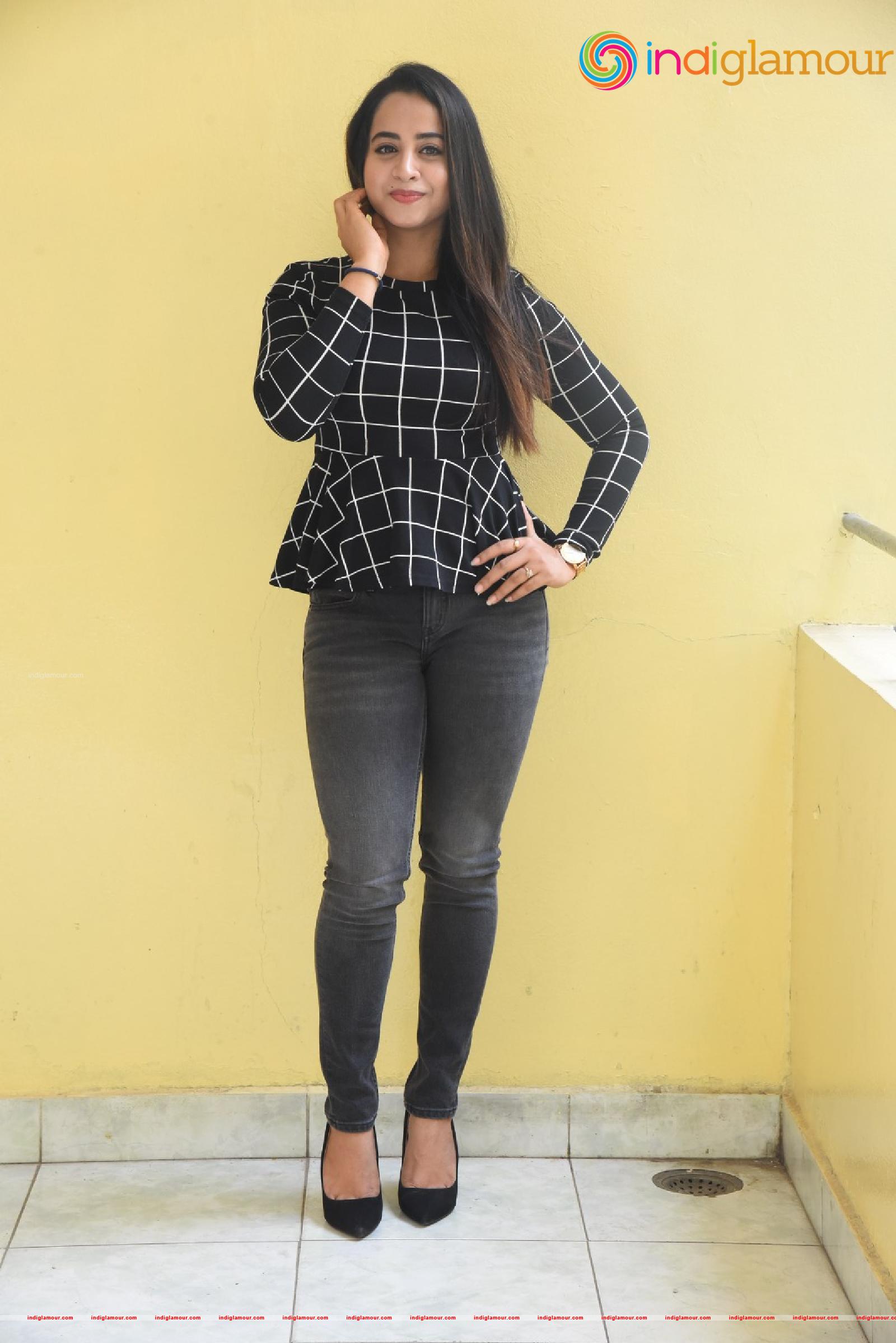 Swathi Deekshith Actress hd photo