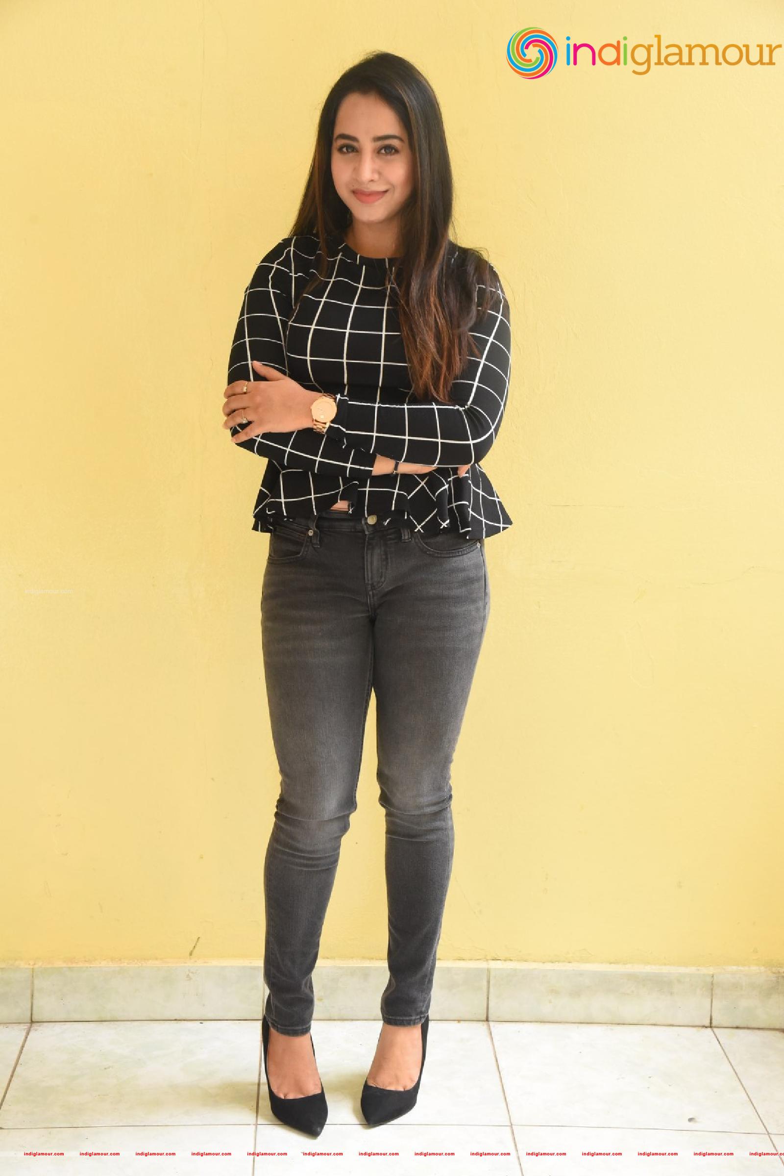 Swathi Deekshith Actress hd photo