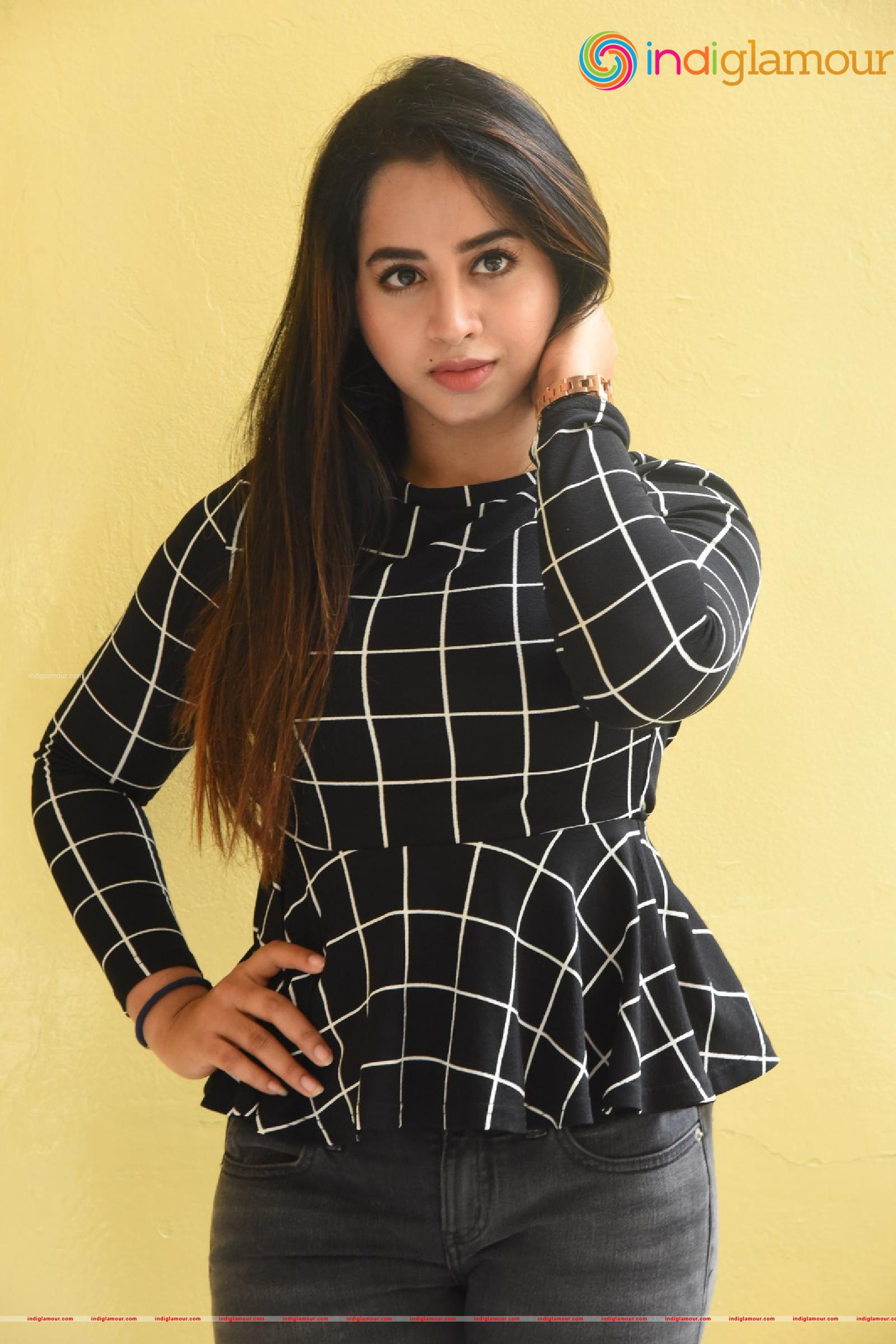 Swathi Deekshith Actress hd photo