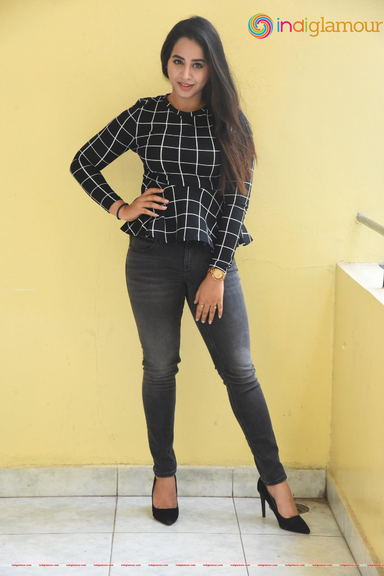 Swathi Deekshith Actress hd photo