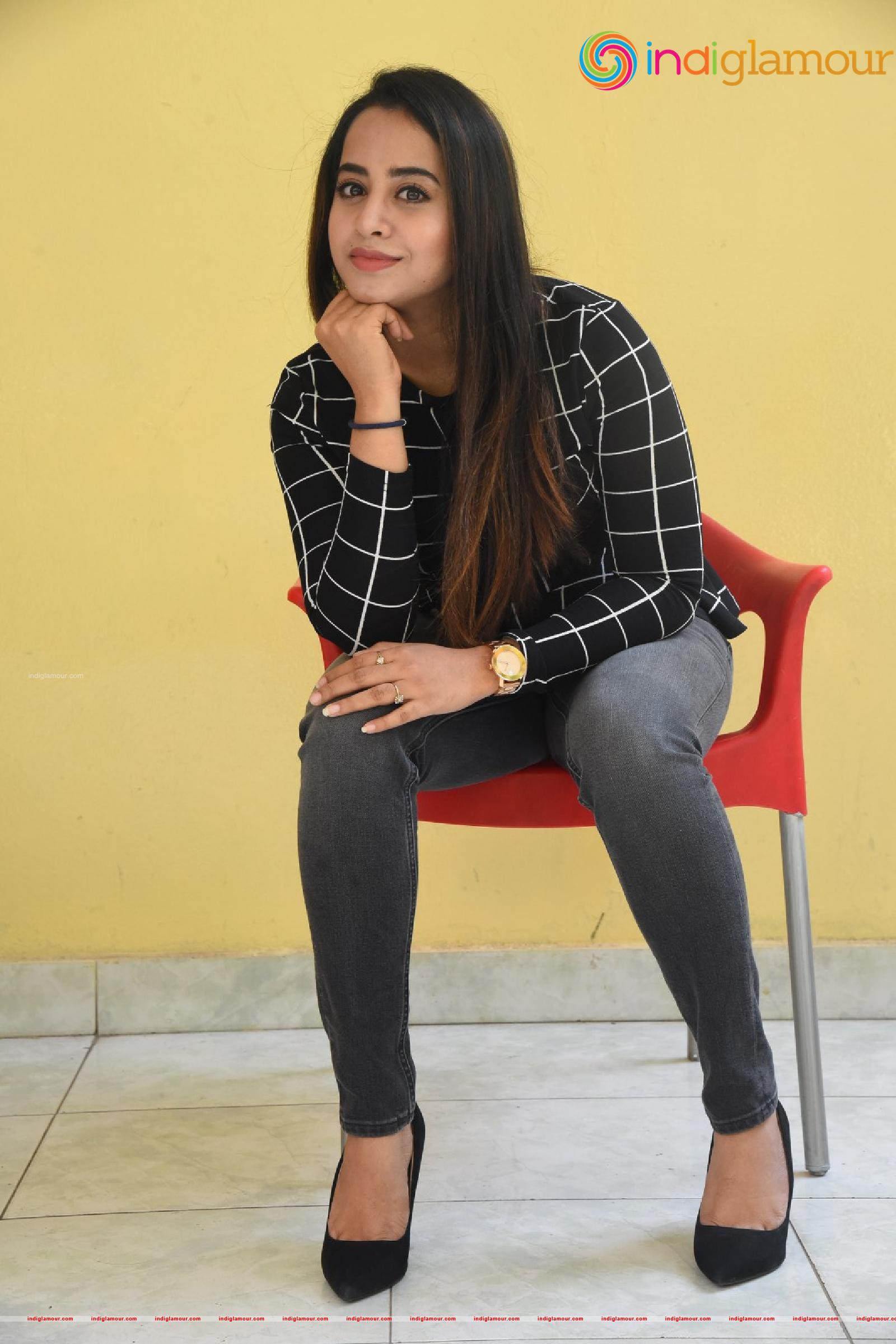 Swathi Deekshith Actress hd photo