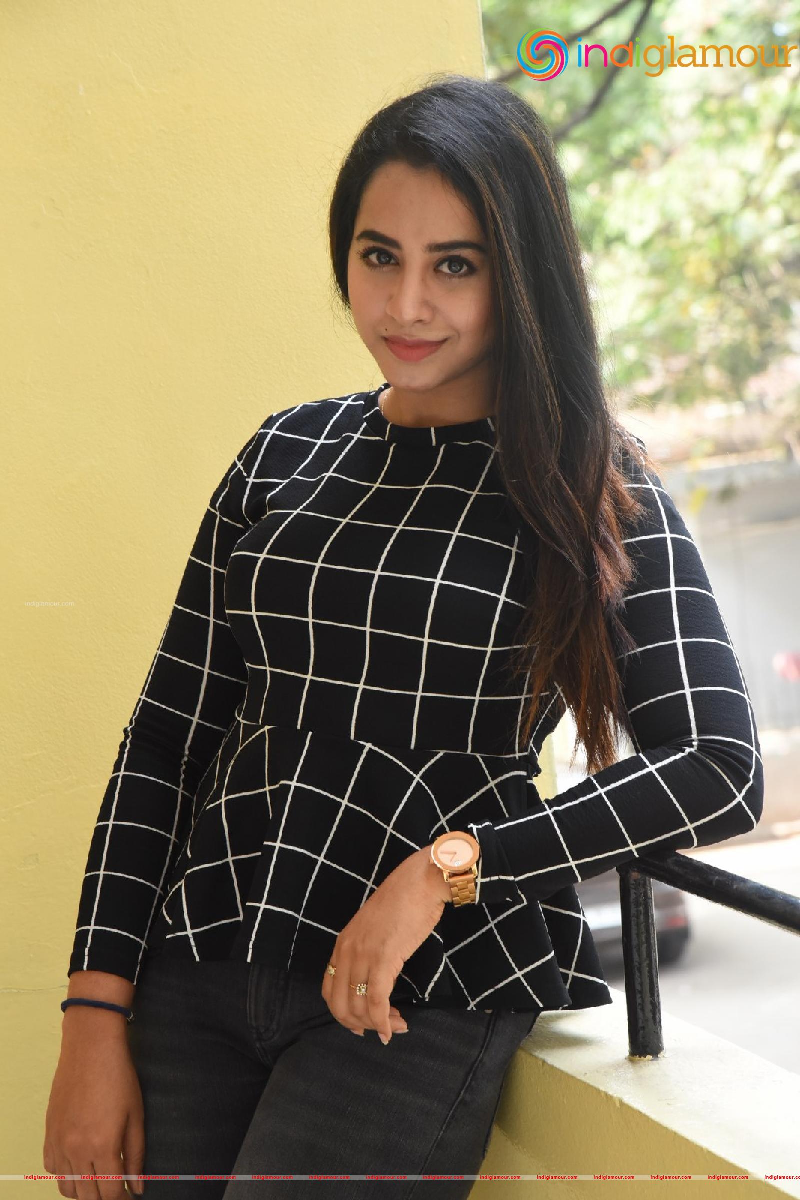 Swathi Deekshith Actress hd photo