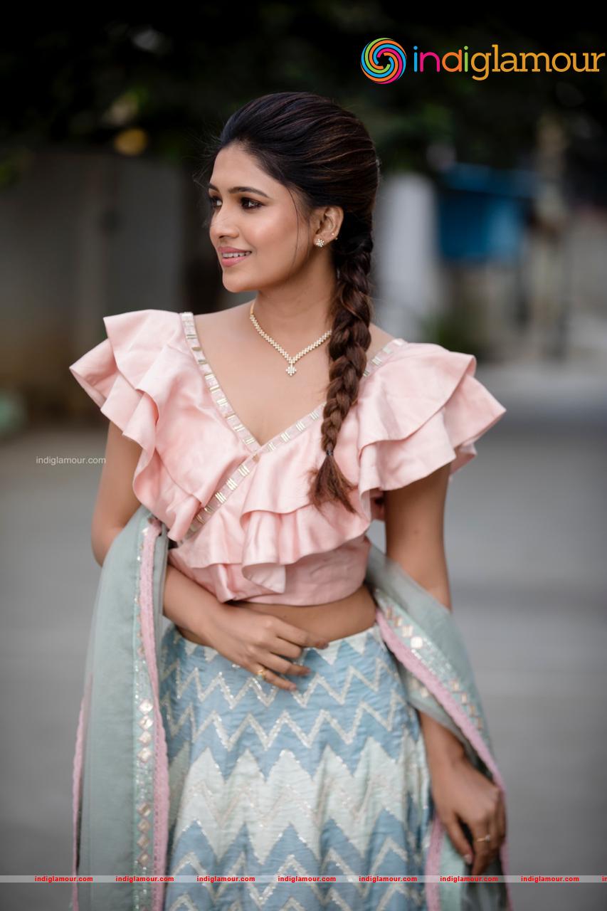 Vani Bhojan Actress hd photo