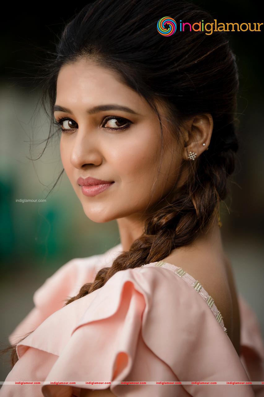 Vani Bhojan Actress hd photo