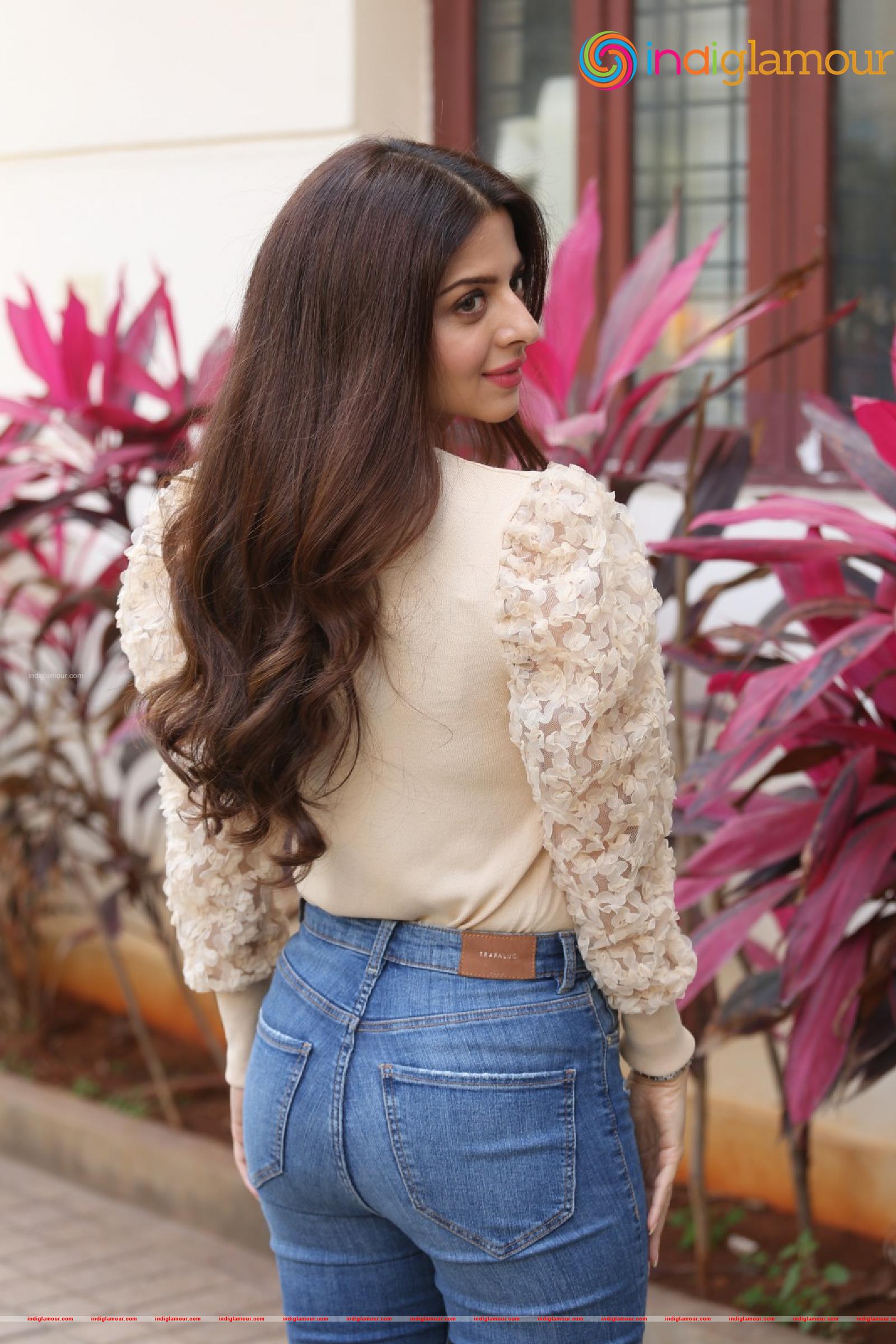 Vedhika Kumar Actress hd photo