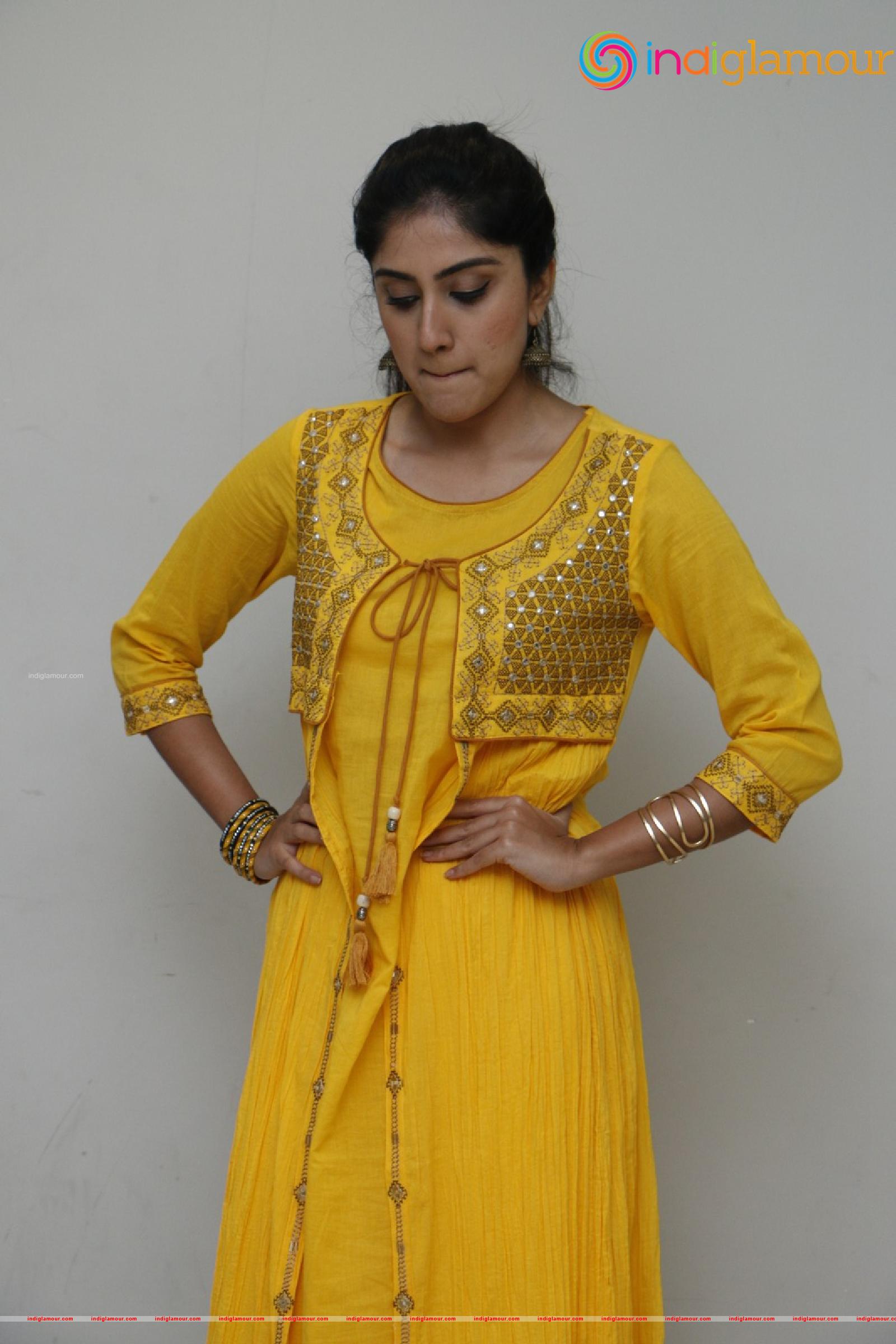 Dhanya Balakrishna Actress hd photo
