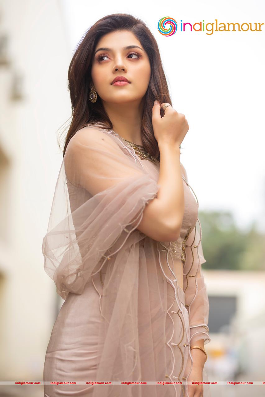 Mehreen Kaur Pirzada Actress hd photo