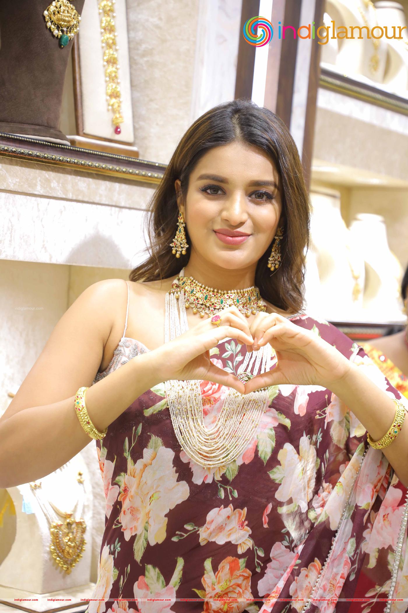 Nidhhi Agerwal Actress hd photo