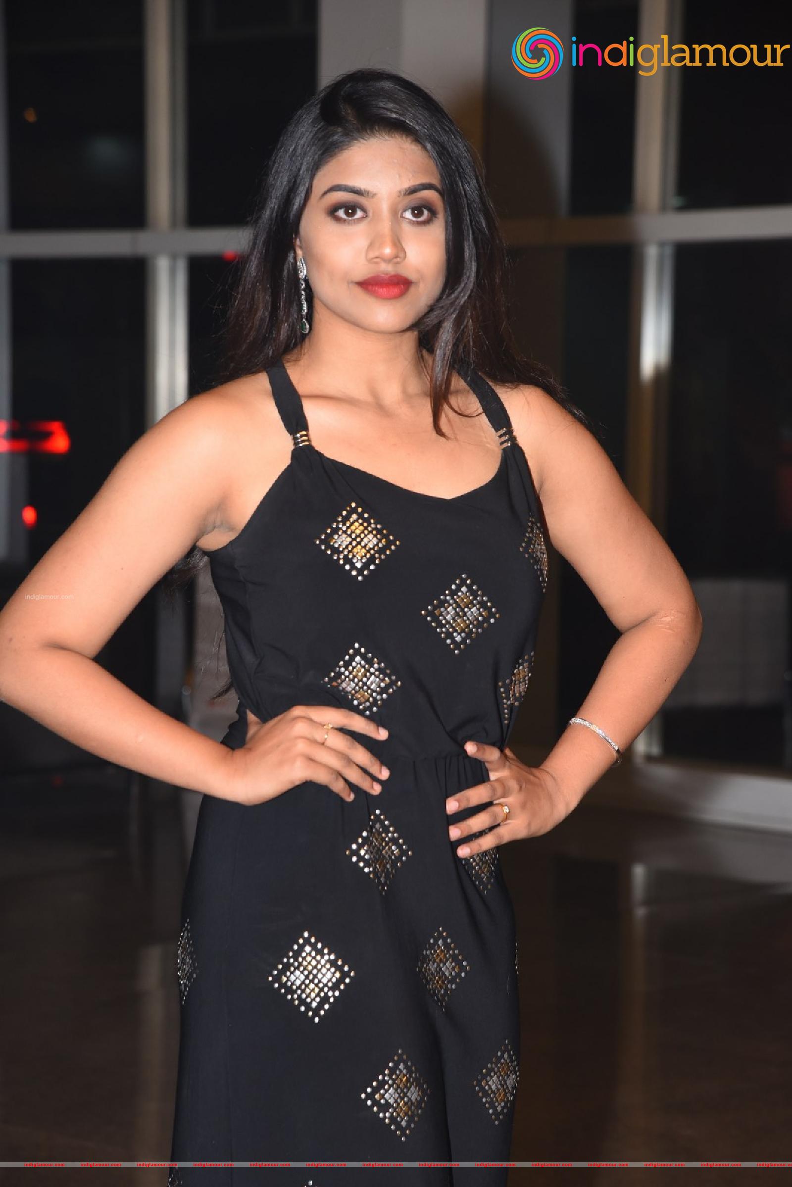 Malavika Satheesan Actress hd photo