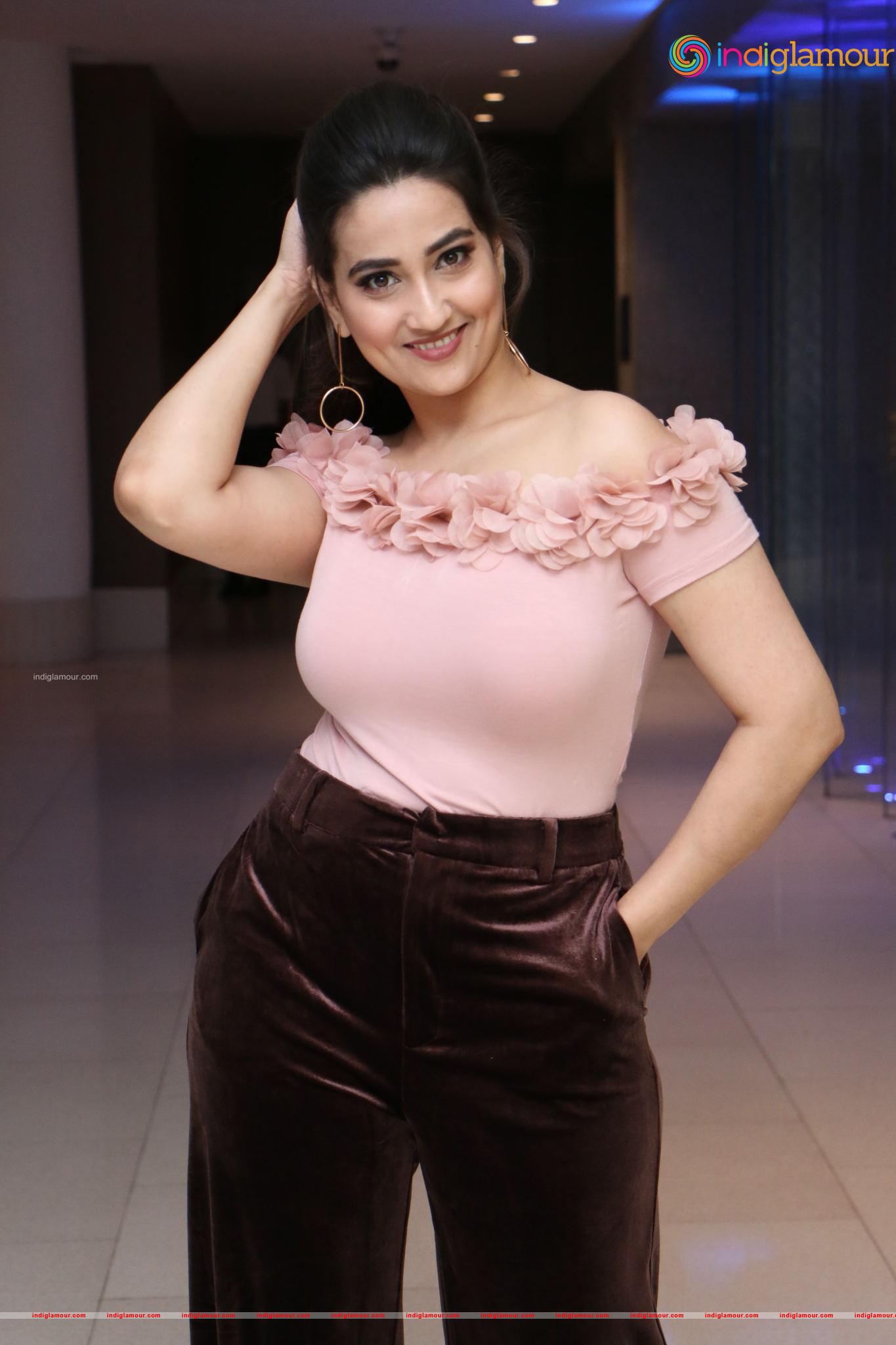 Manjusha Actress hd photo