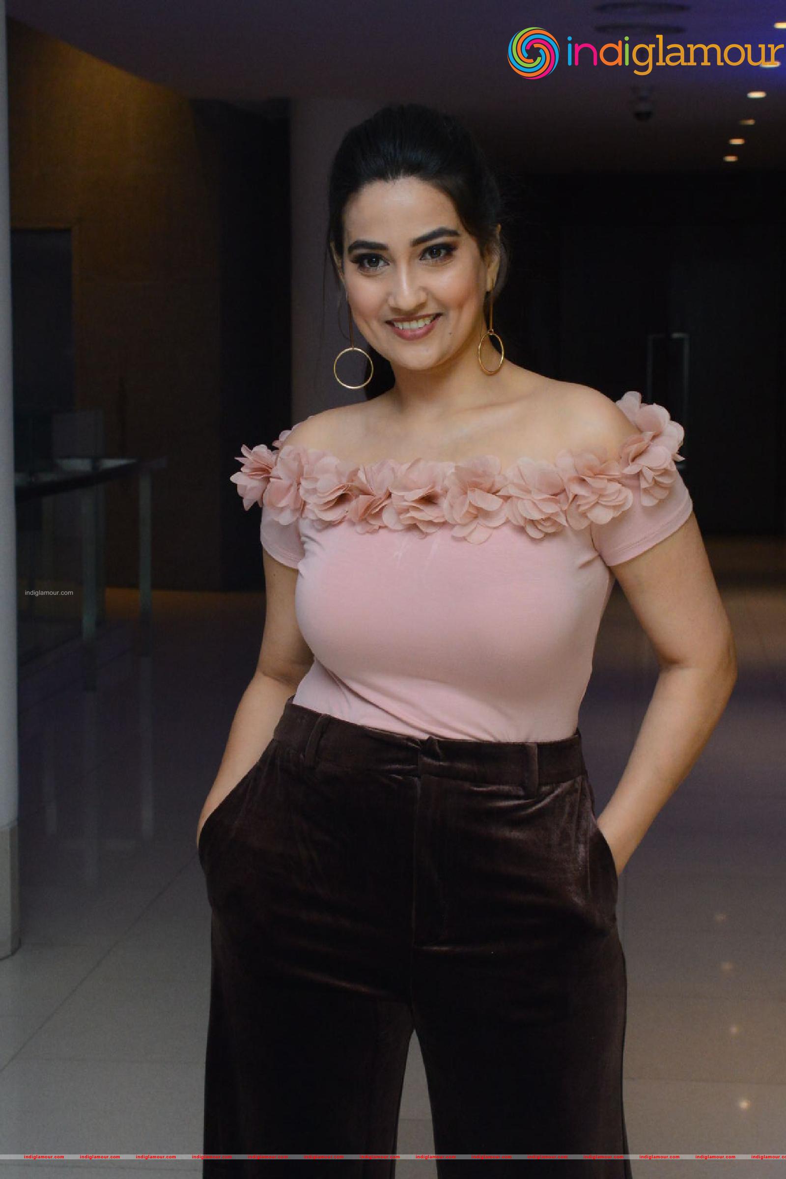 Manjusha Actress hd photo