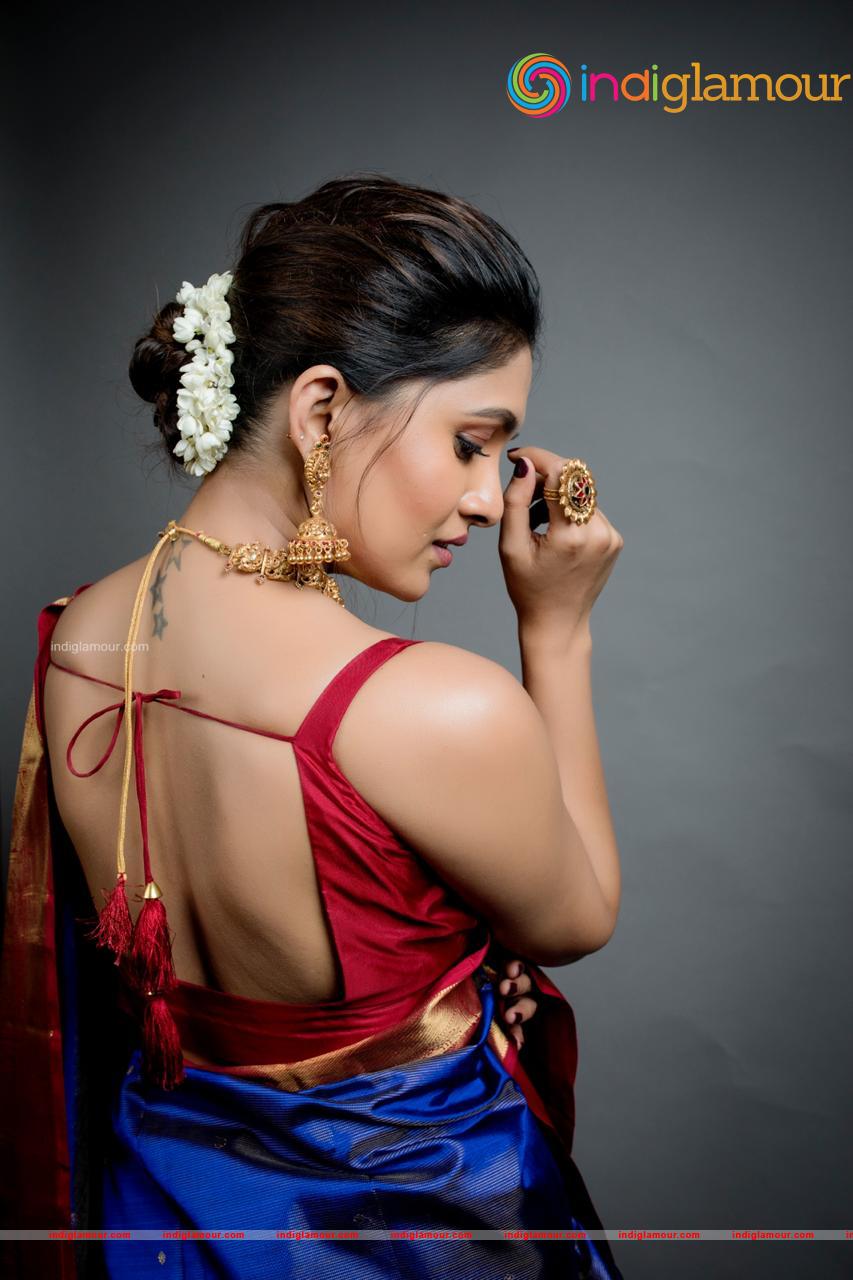 Vani Bhojan Actress hd photo