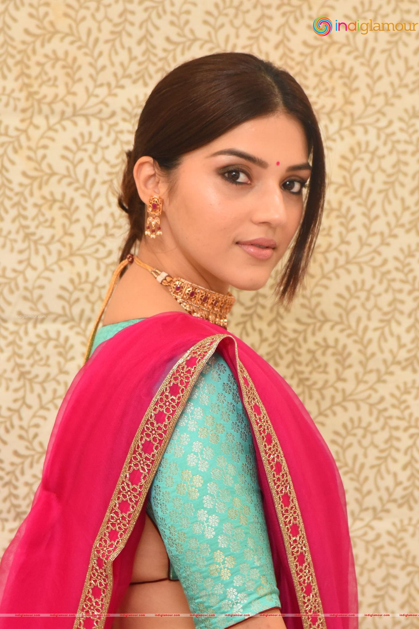 Mehreen Kaur Pirzada Actress hd photo