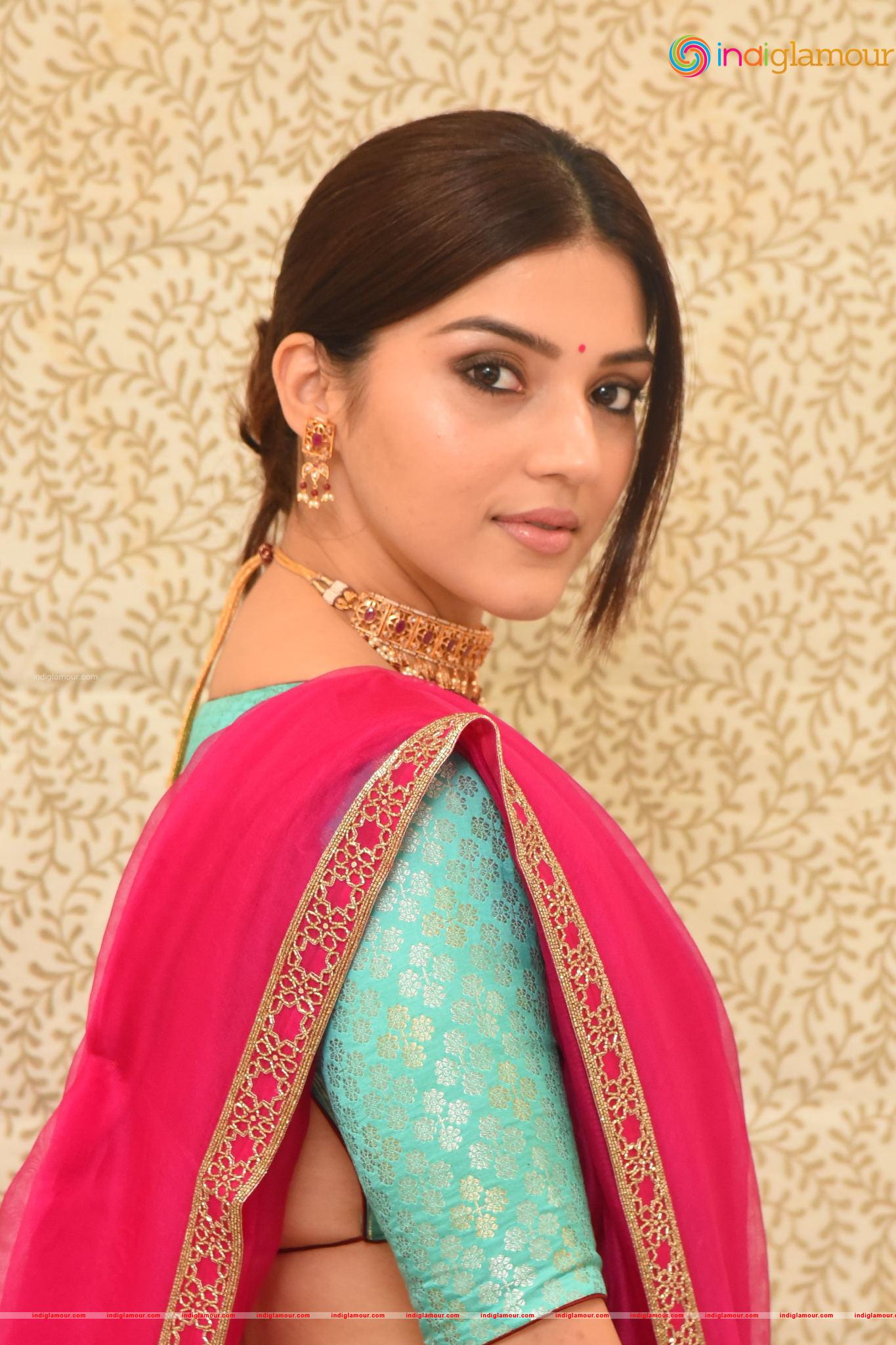 Mehreen Kaur Pirzada Actress hd photo