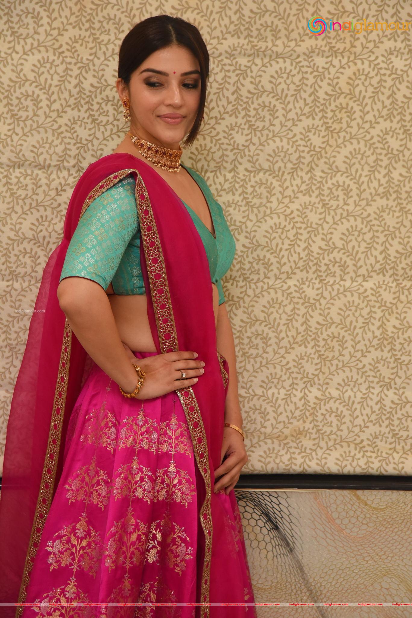 Mehreen Kaur Pirzada Actress hd photo