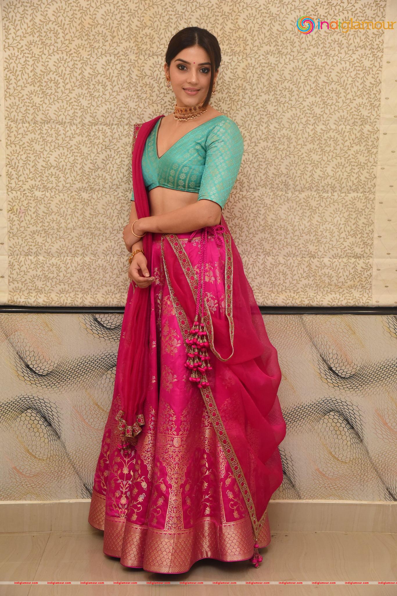Mehreen Kaur Pirzada Actress hd photo