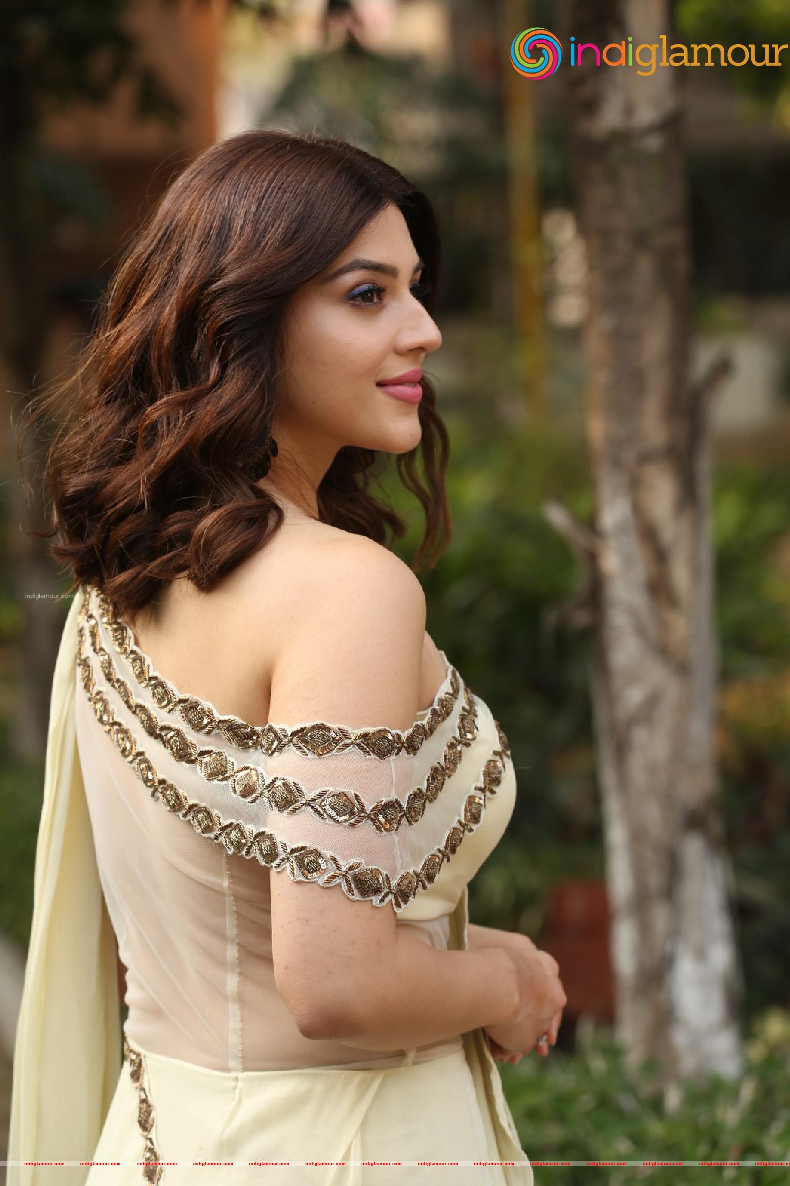 Mehreen Kaur Pirzada Actress hd photo